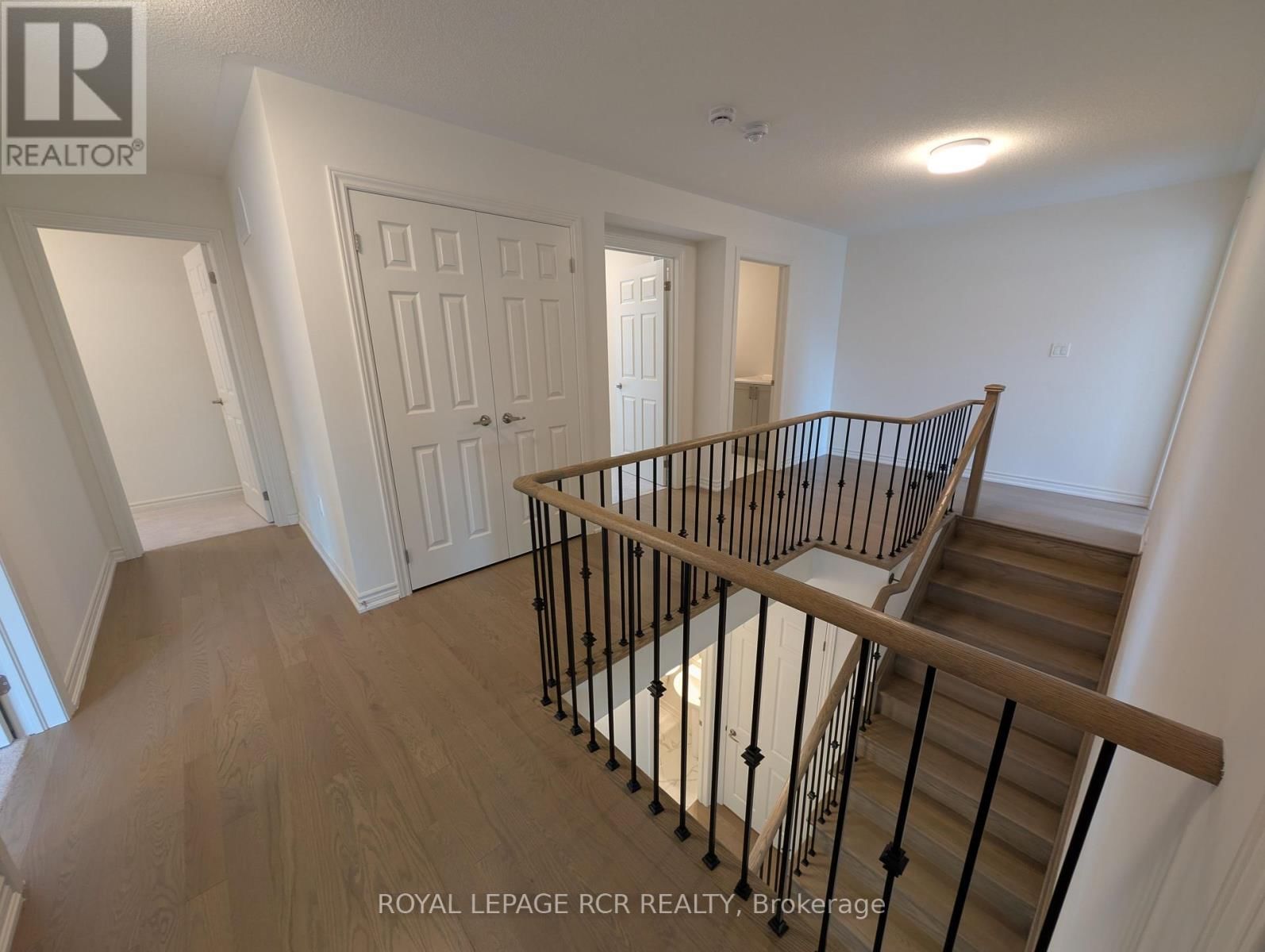 22 SANDHILL CRESCENT Image 17