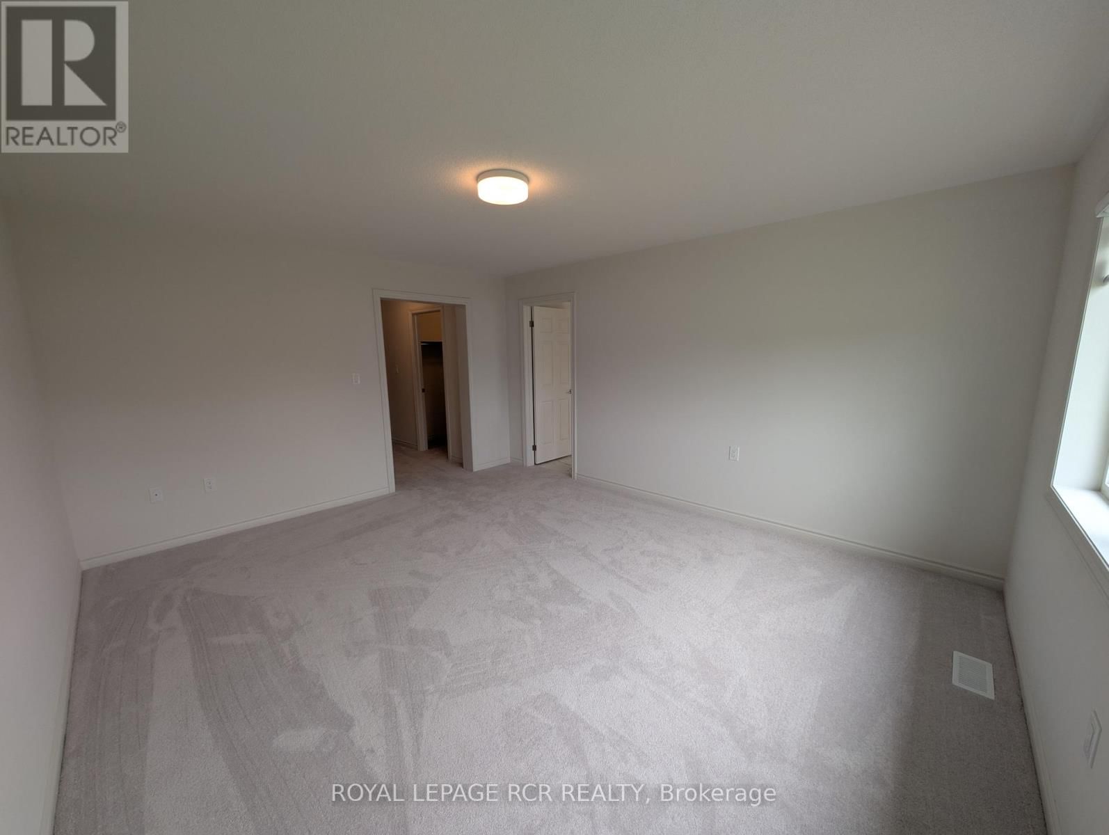 22 SANDHILL CRESCENT Image 21