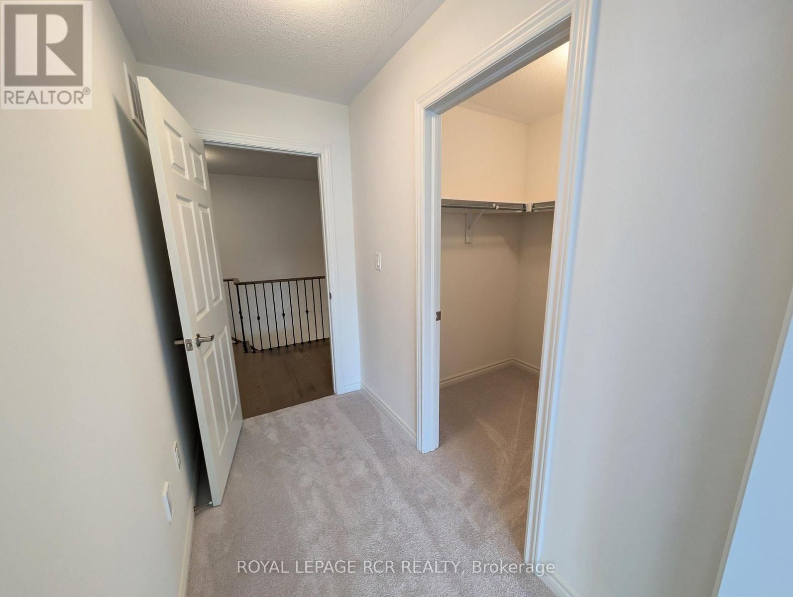22 SANDHILL CRESCENT Image 22