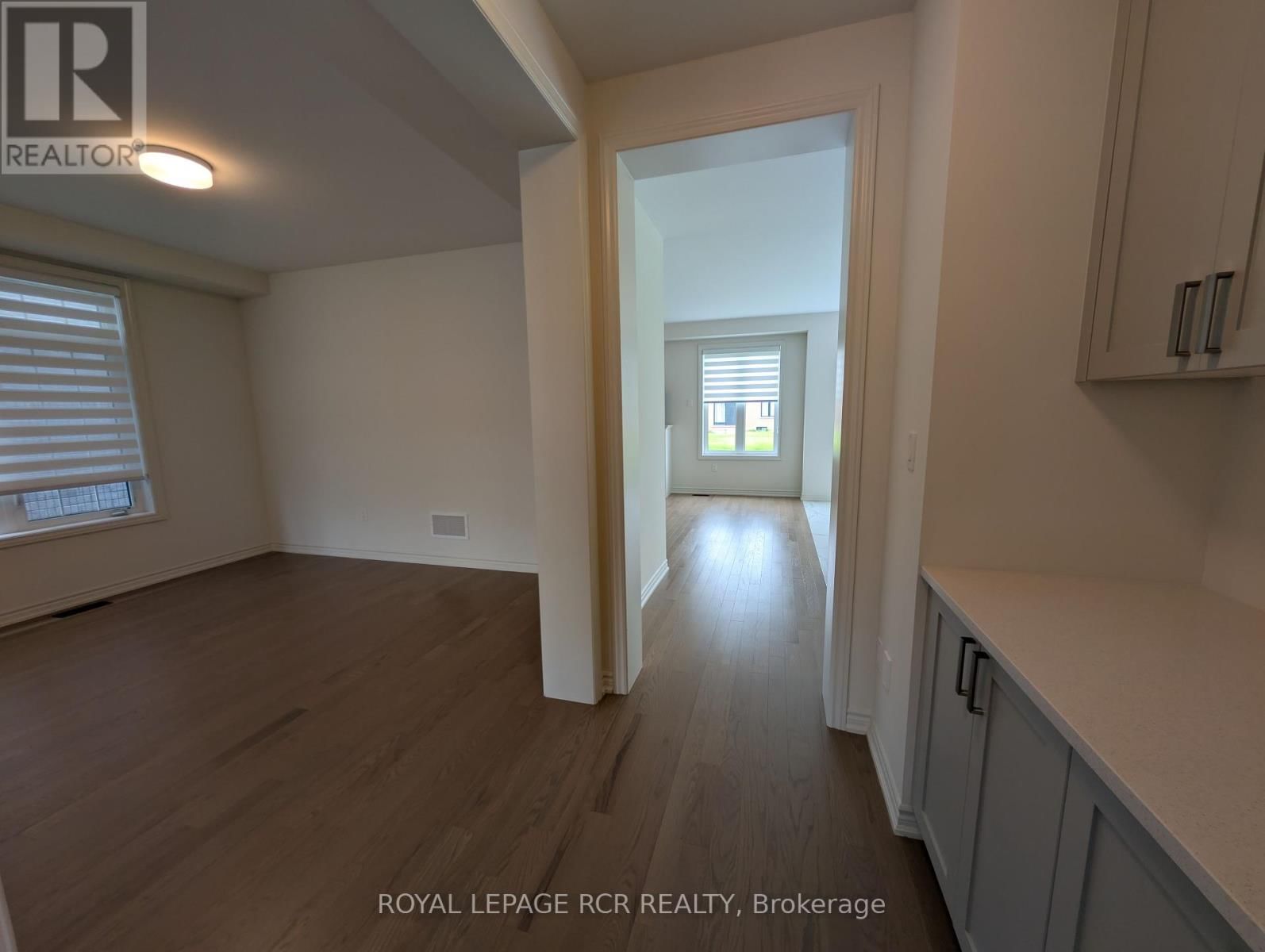 22 SANDHILL CRESCENT Image 5
