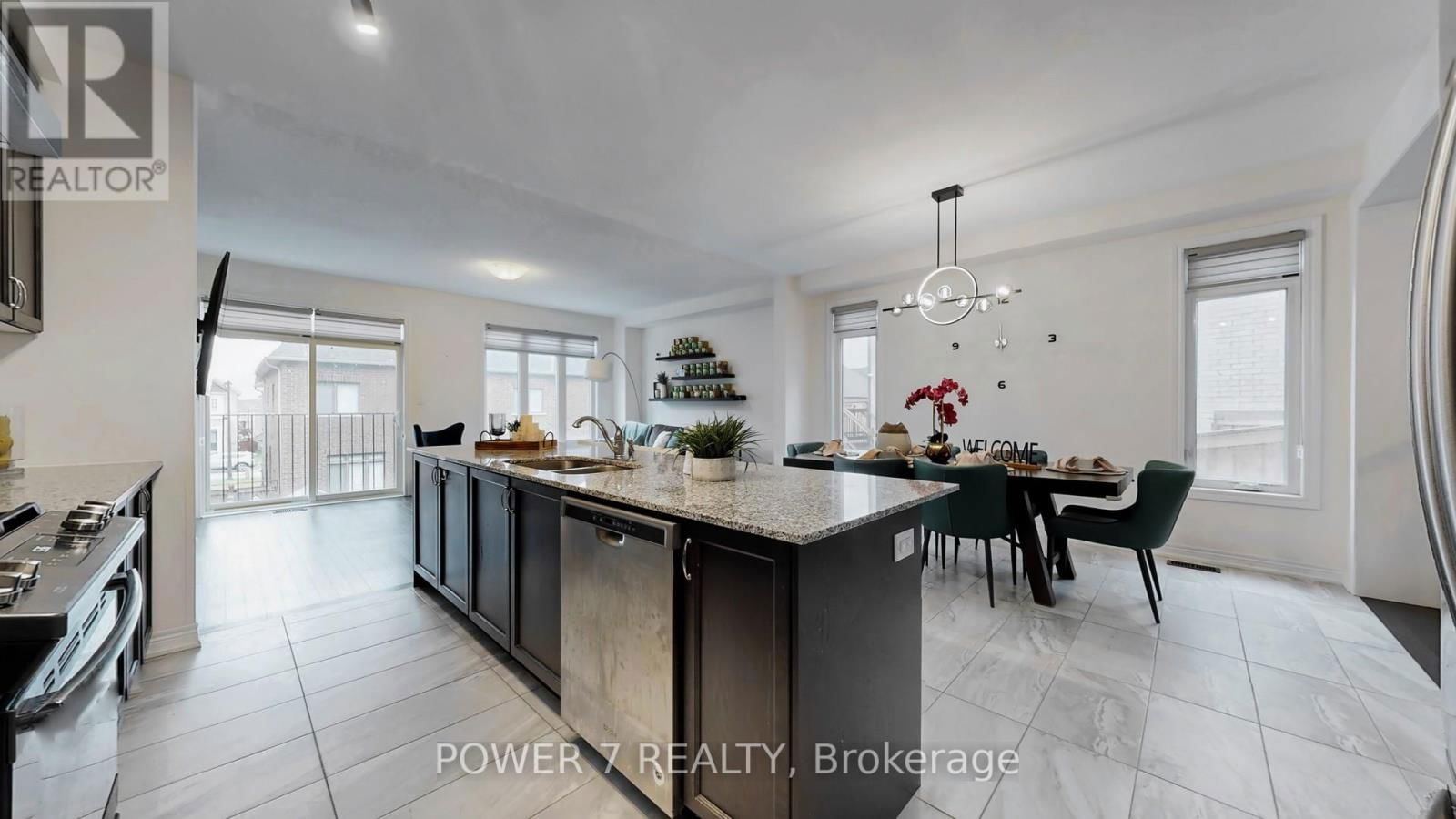 381 CHOUINARD WAY Image 13