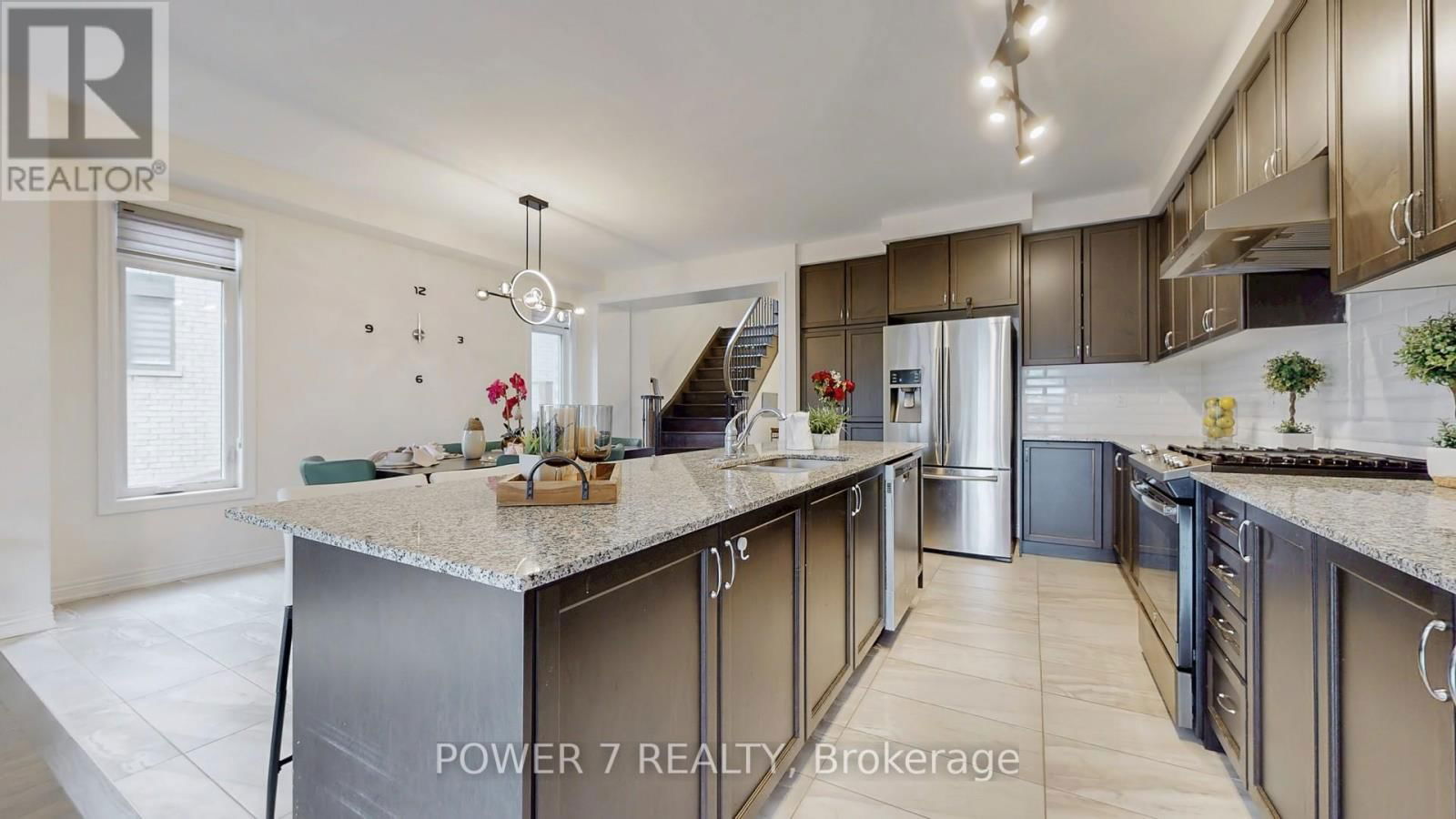 381 CHOUINARD WAY Image 14