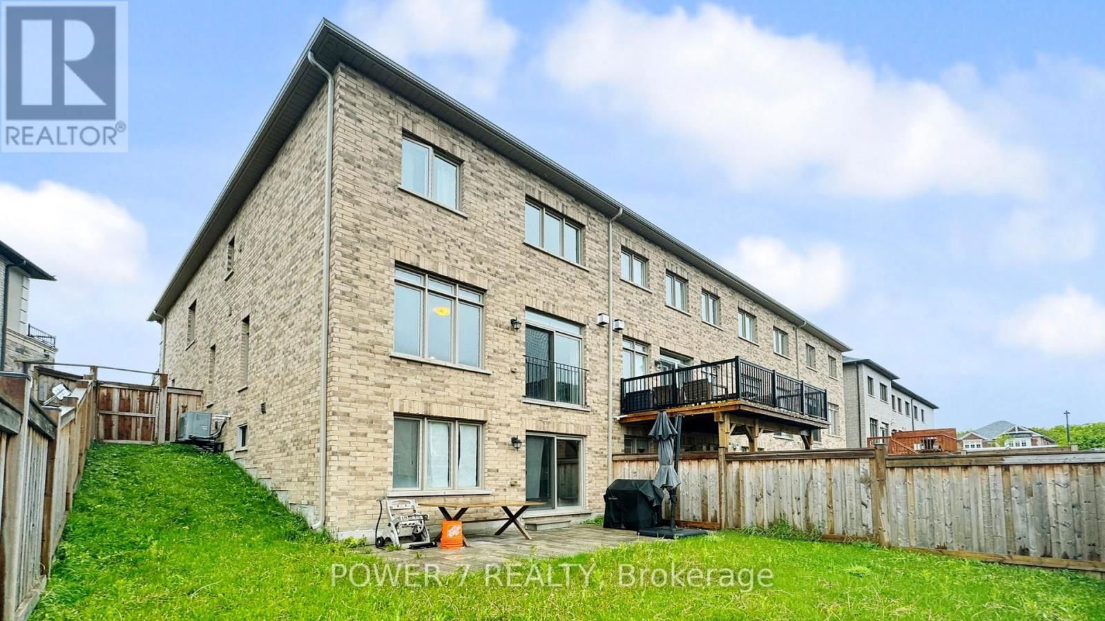 381 CHOUINARD WAY Image 41