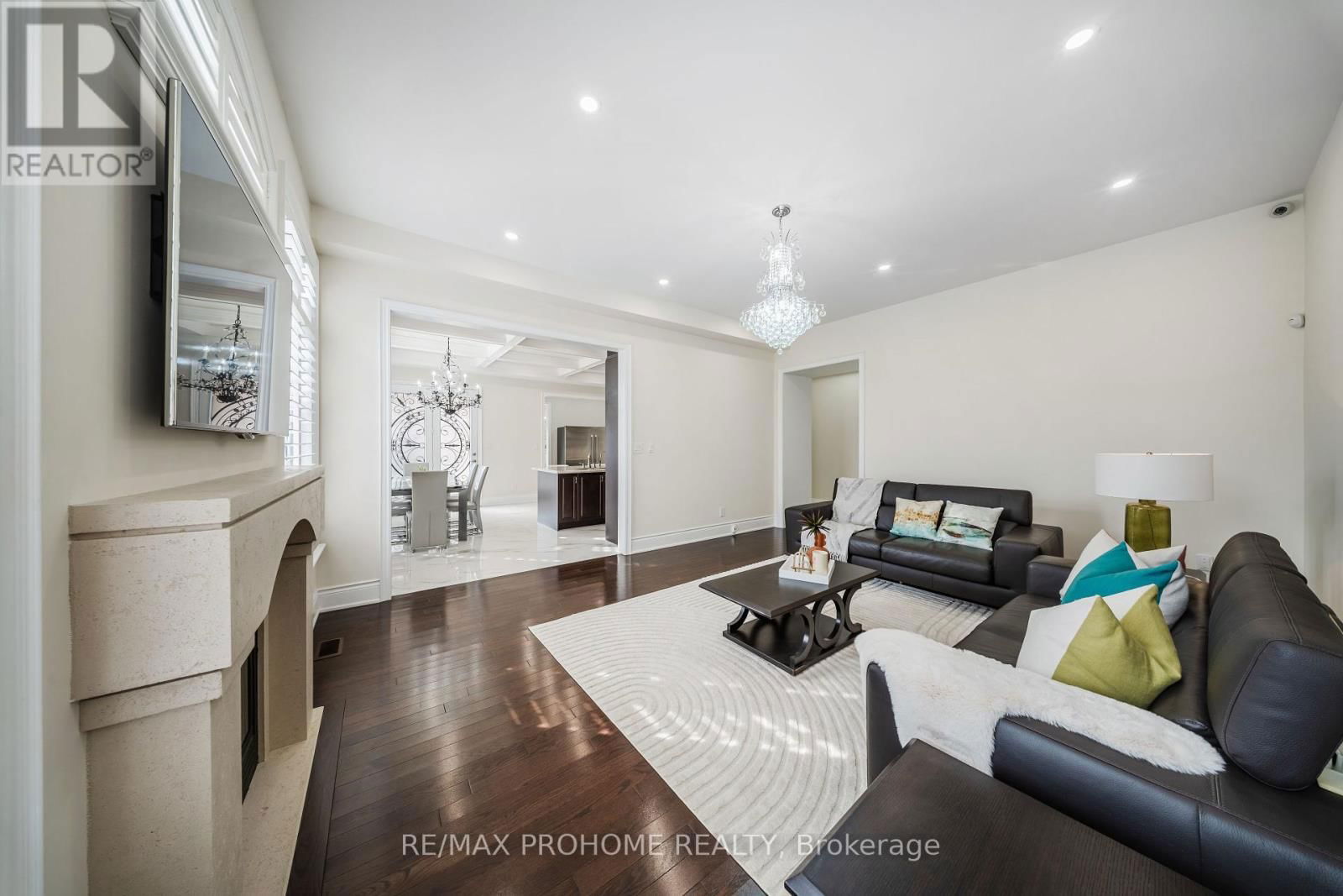 48 SILVER STERLING CRESCENT Image 35