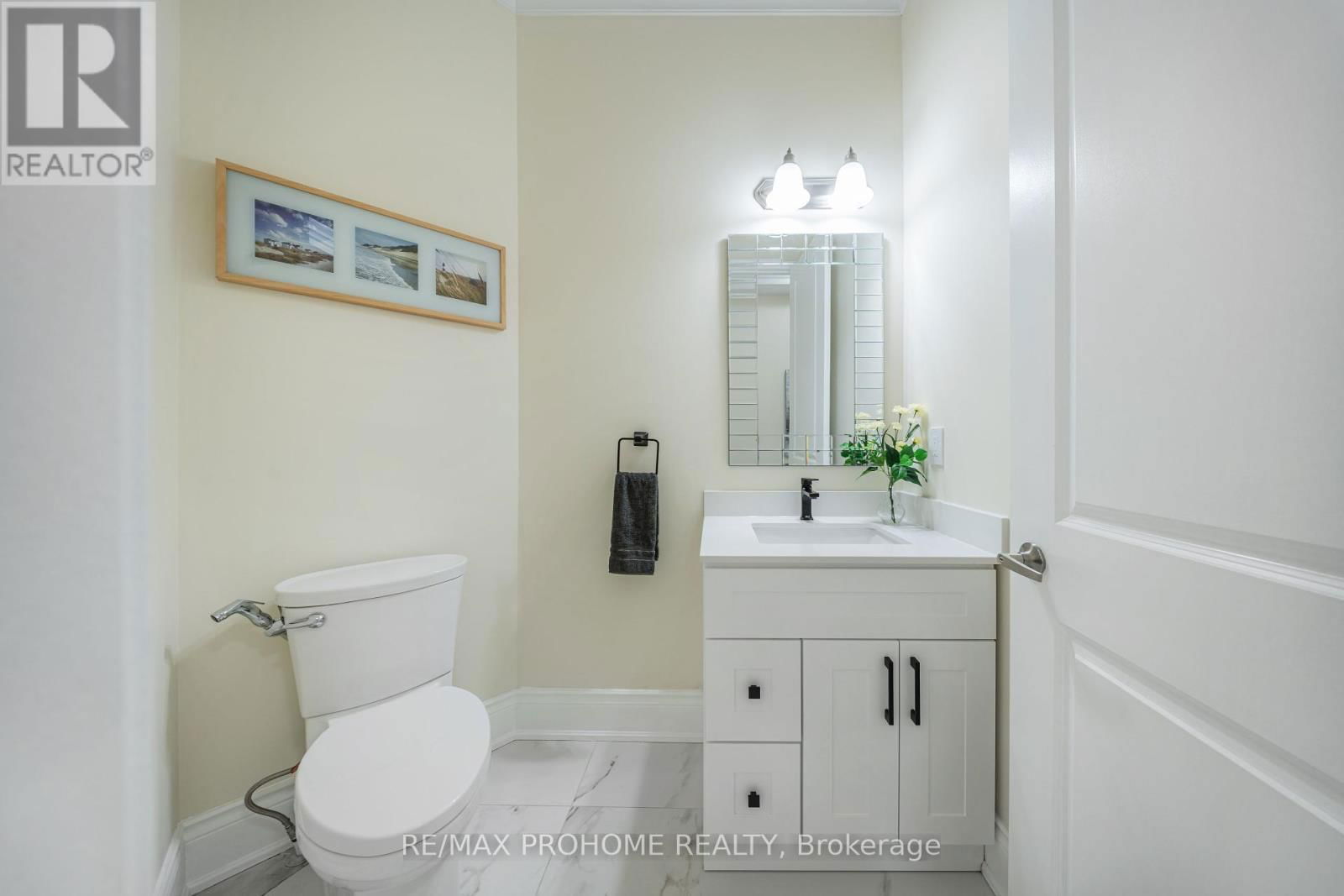 48 SILVER STERLING CRESCENT Image 36