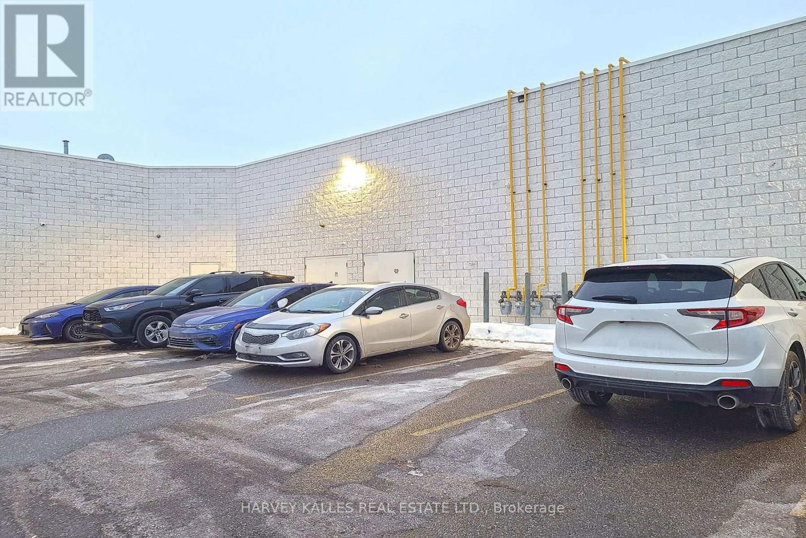 25 - 8099 WESTON ROAD Image 17