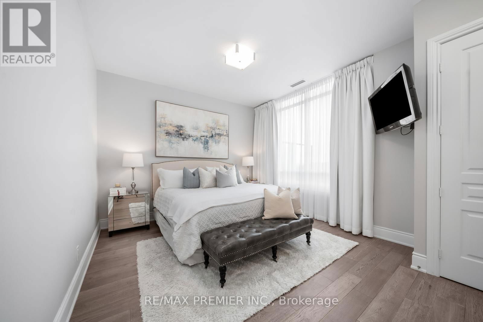 Ph06 - 9255 JANE STREET Image 17