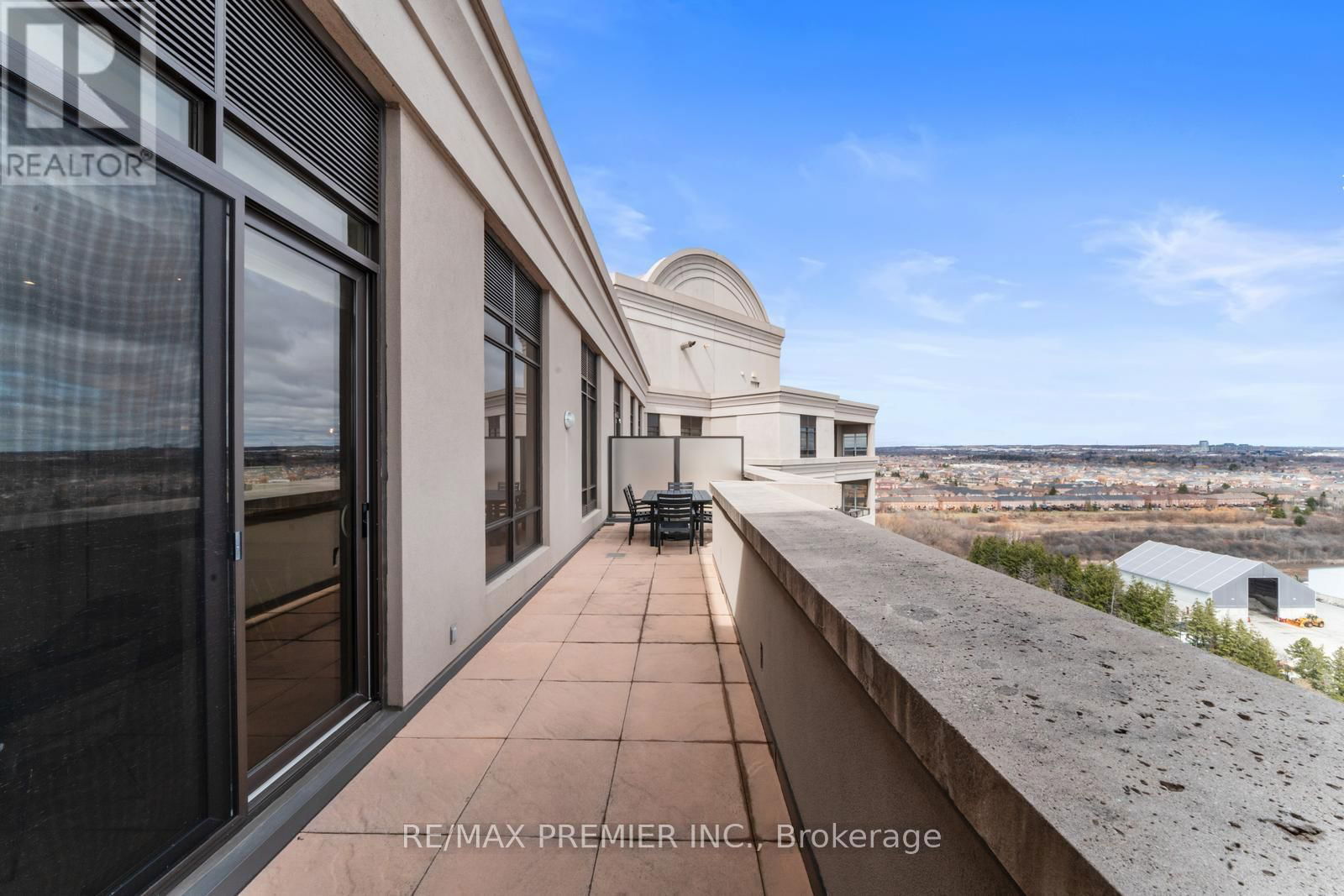 Ph06 - 9255 JANE STREET Image 24