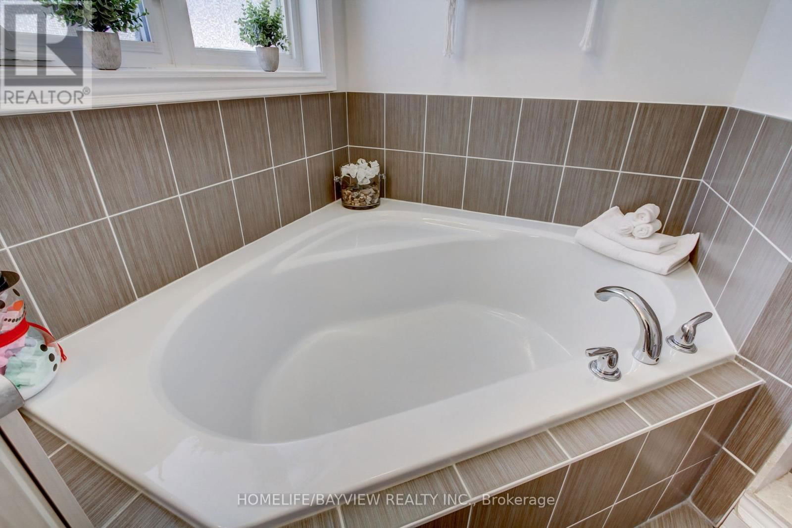 17 MILBY CRESCENT Image 34