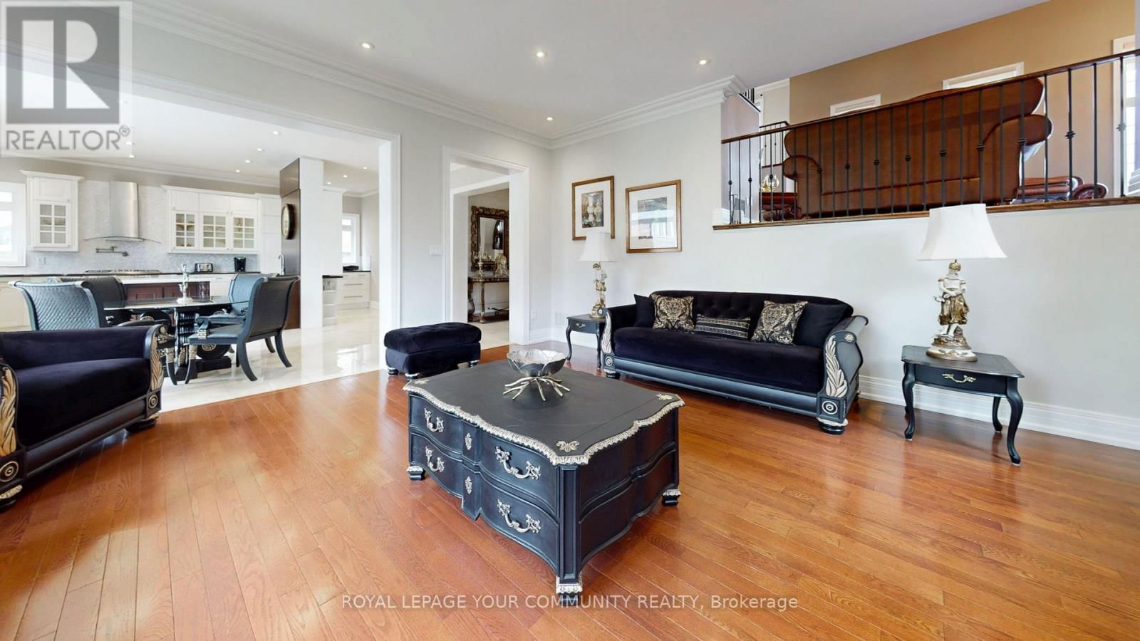 10 GANNETT DRIVE Image 17