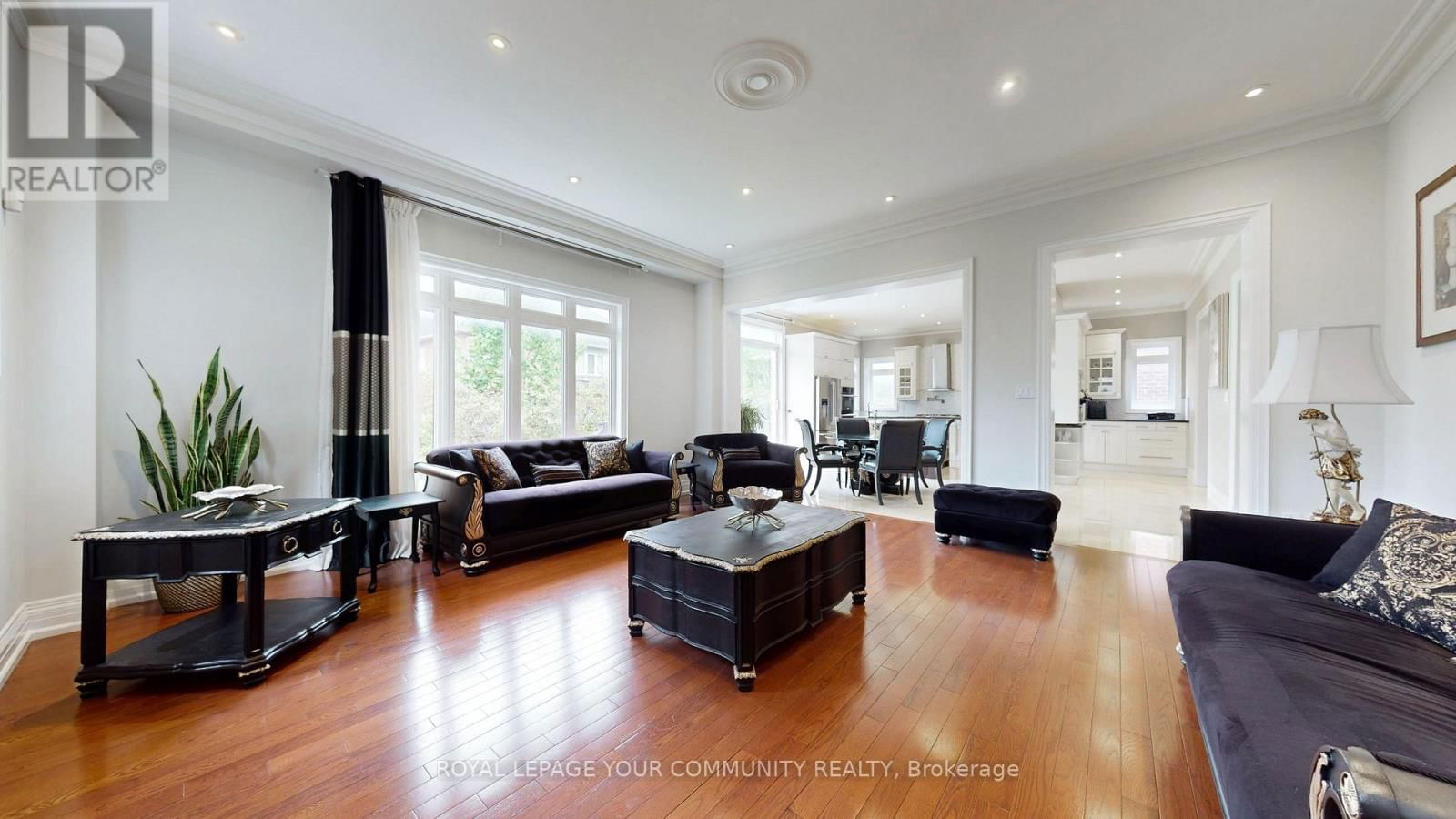10 GANNETT DRIVE Image 18