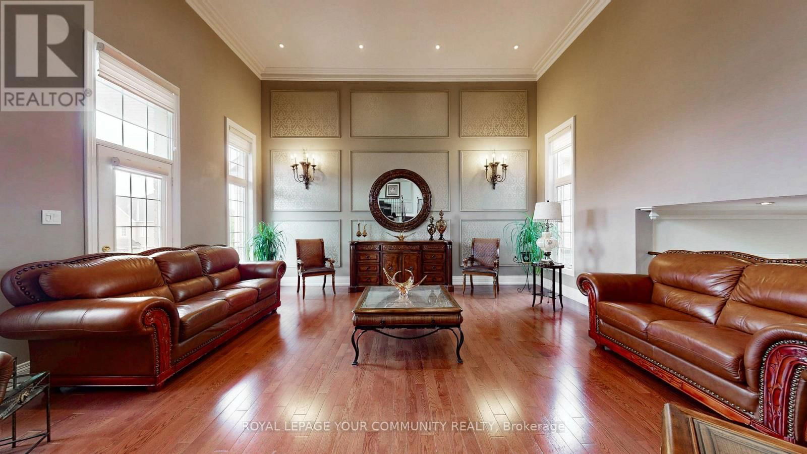 10 GANNETT DRIVE Image 19