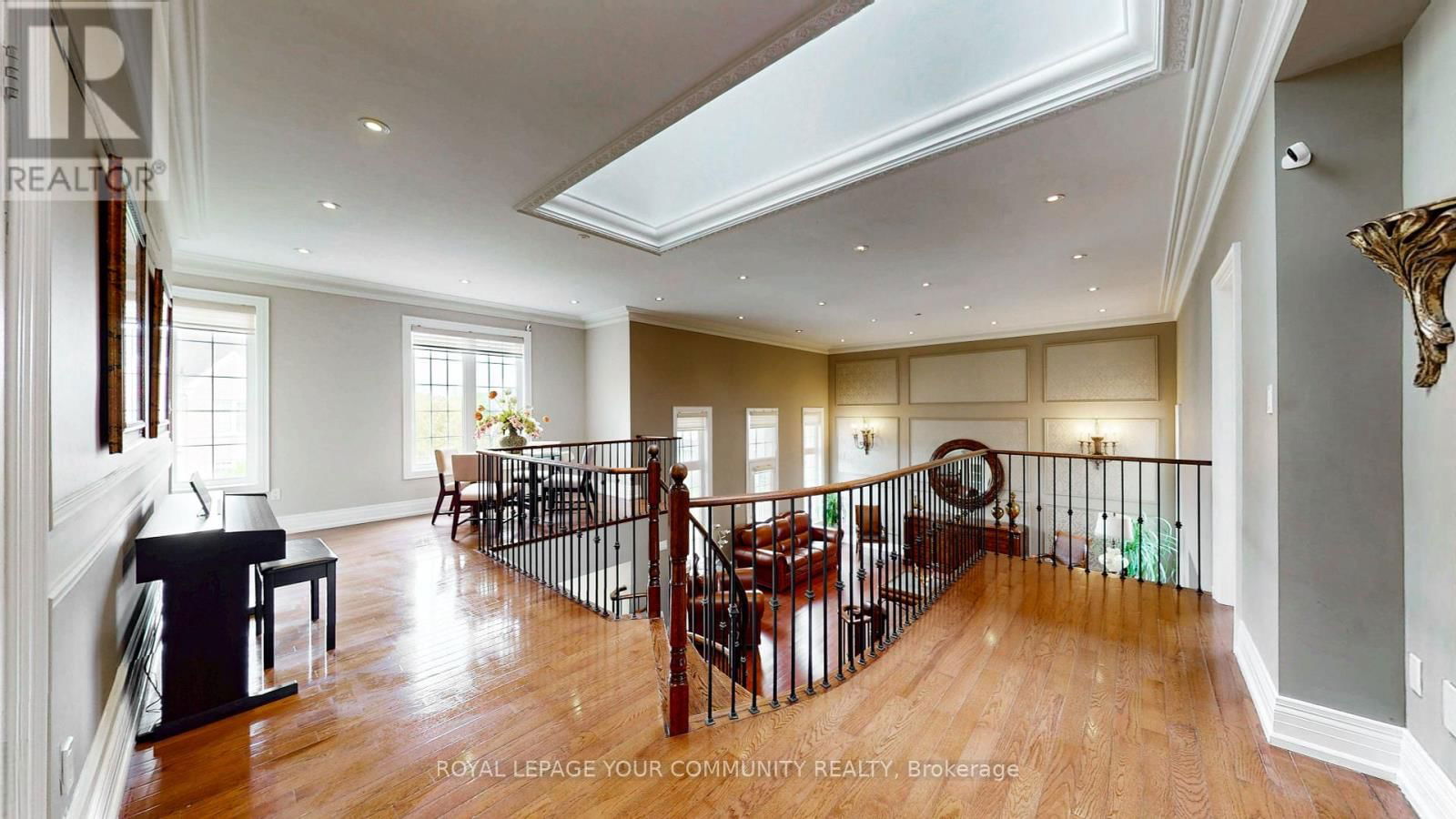 10 GANNETT DRIVE Image 25