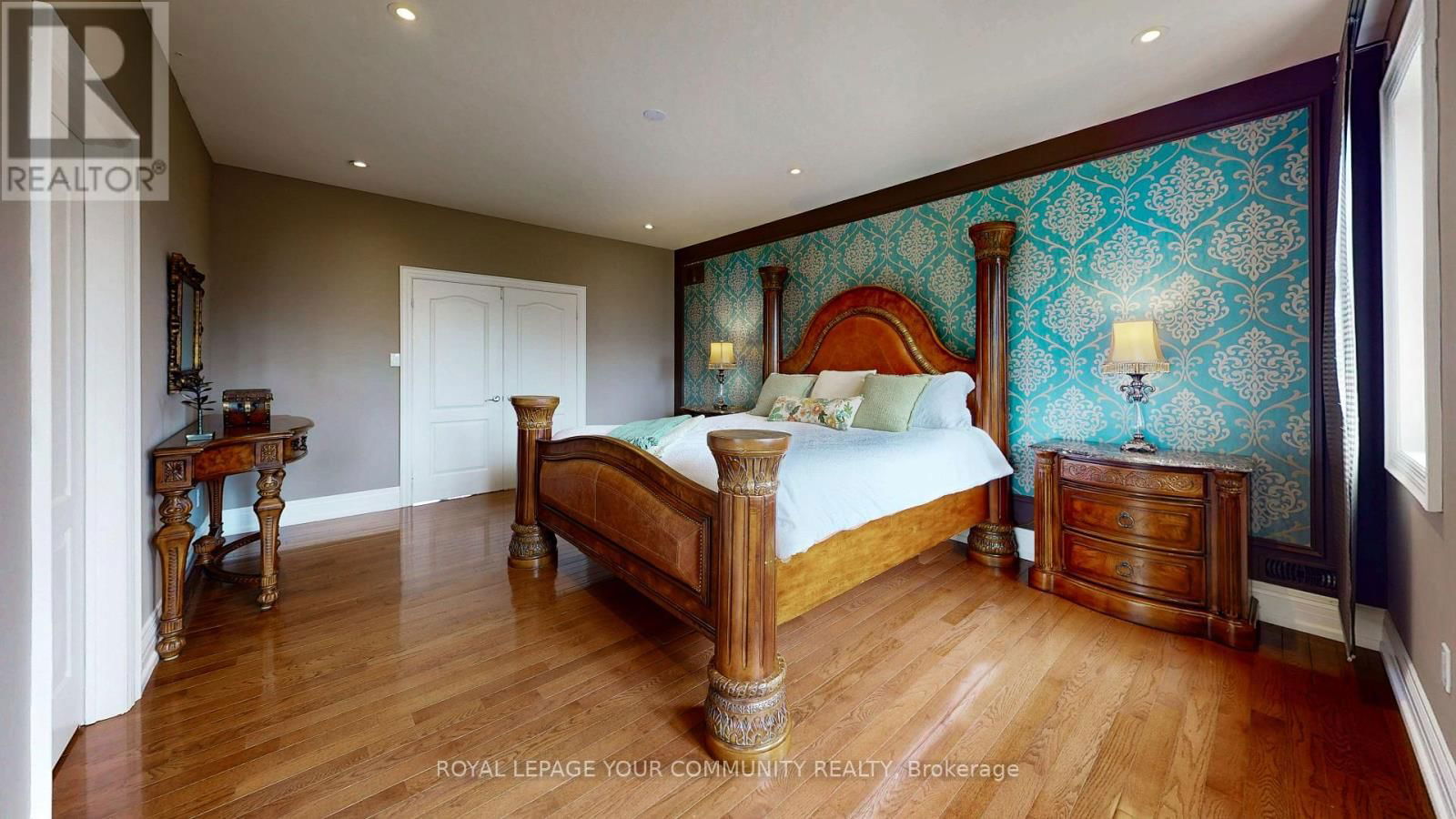 10 GANNETT DRIVE Image 31