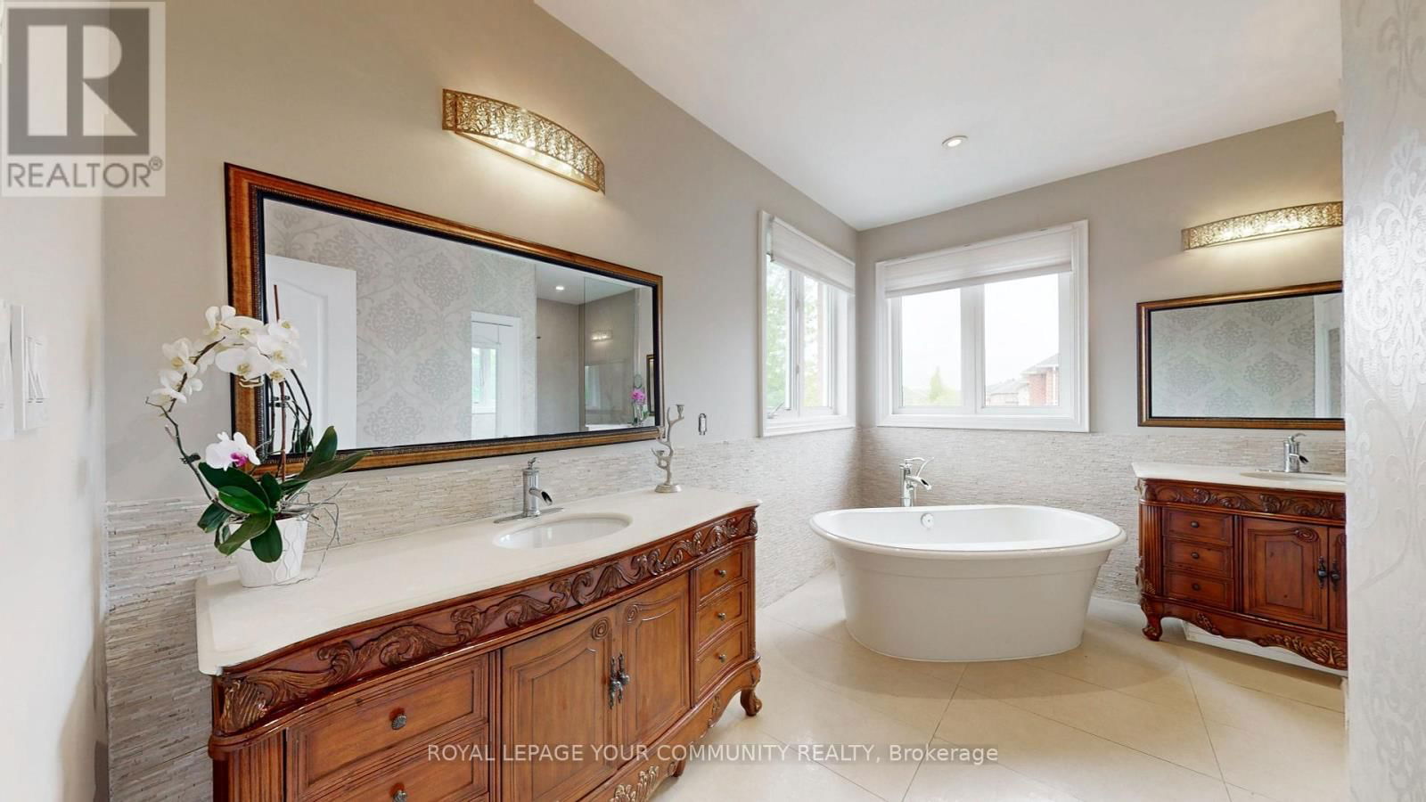 10 GANNETT DRIVE Image 38