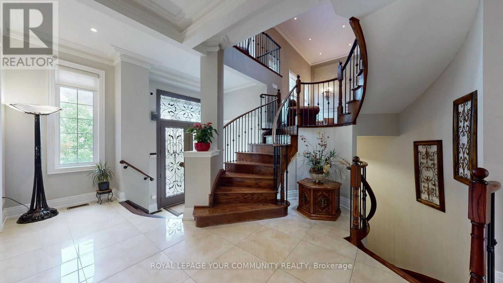 10 GANNETT DRIVE Image 4