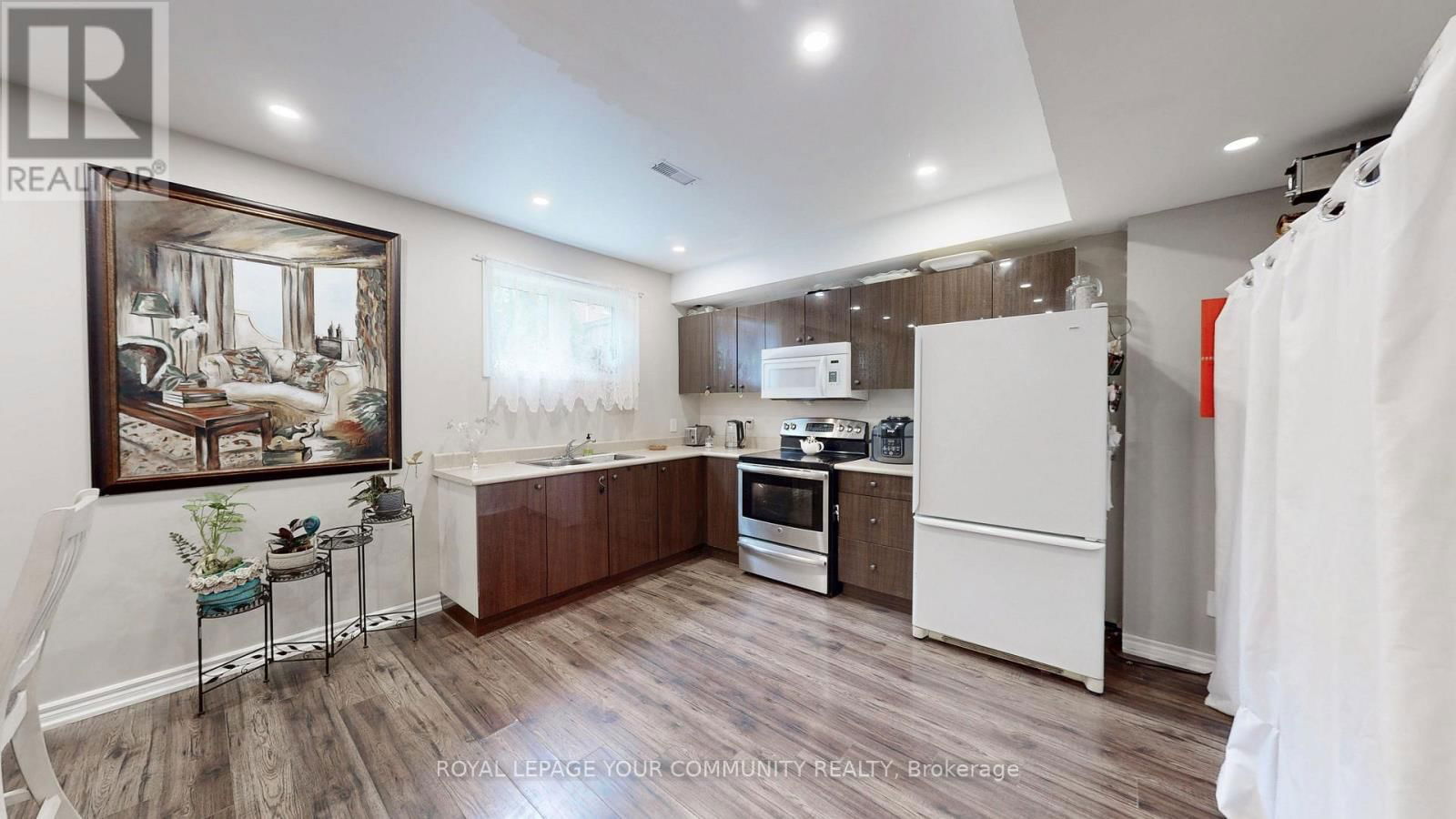 10 GANNETT DRIVE Image 44