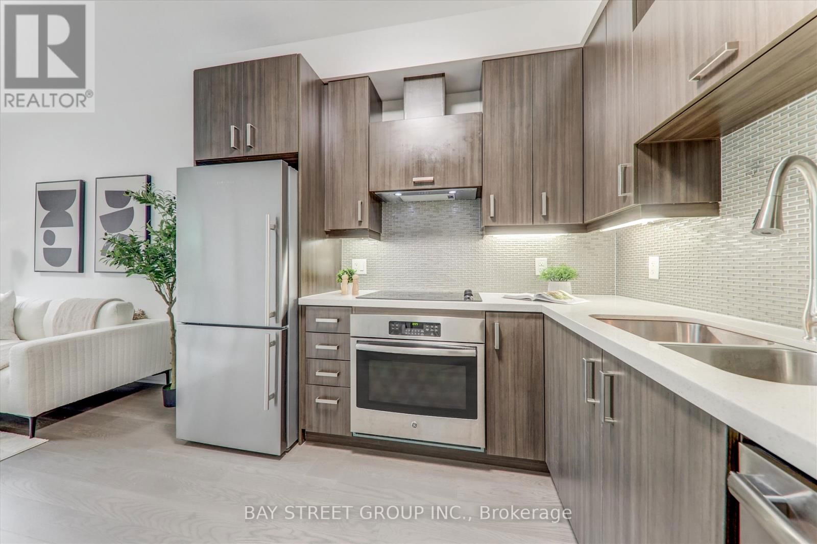 #116 - 28 UPTOWN DRIVE Image 10