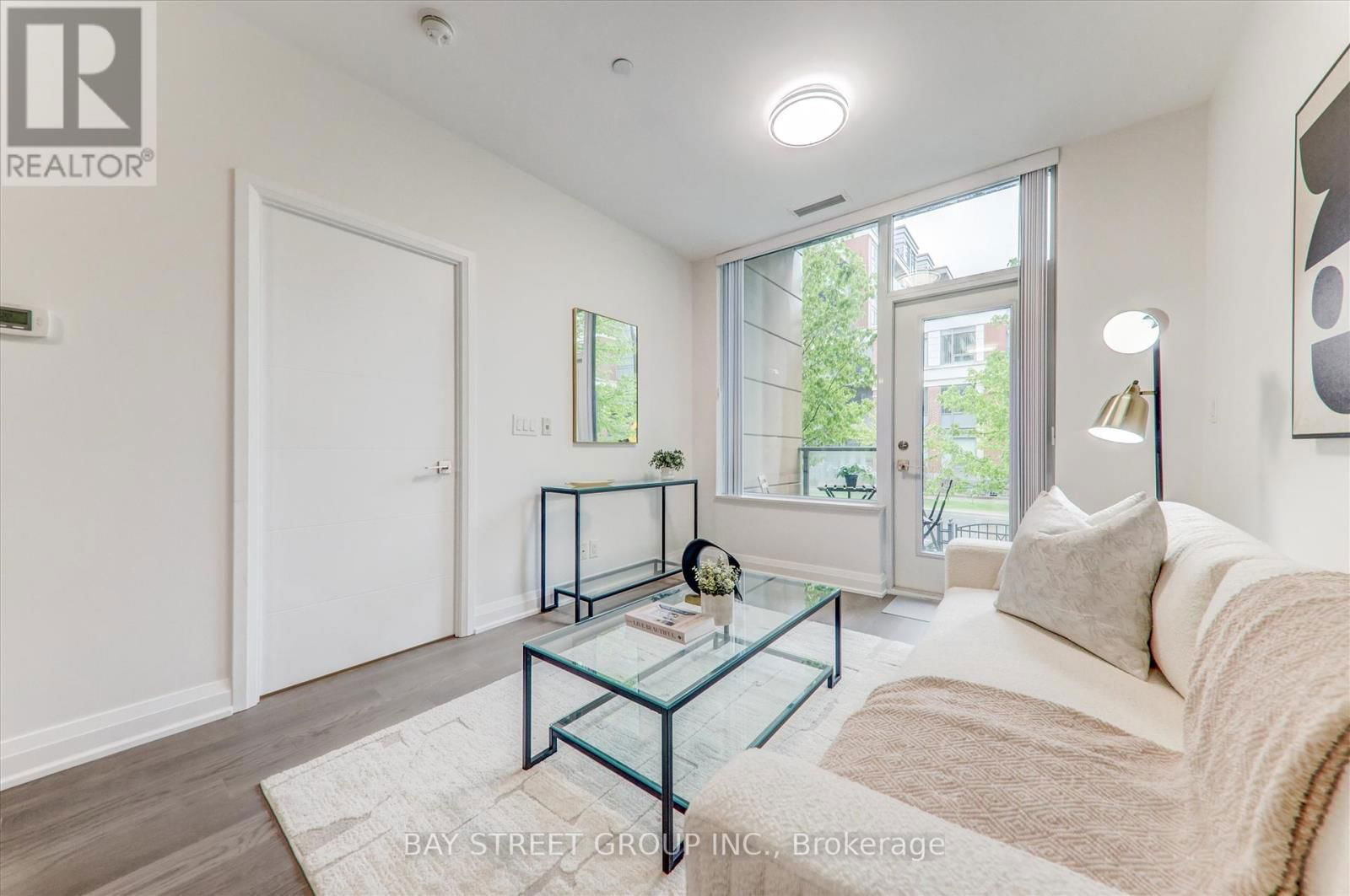 #116 - 28 UPTOWN DRIVE Image 15