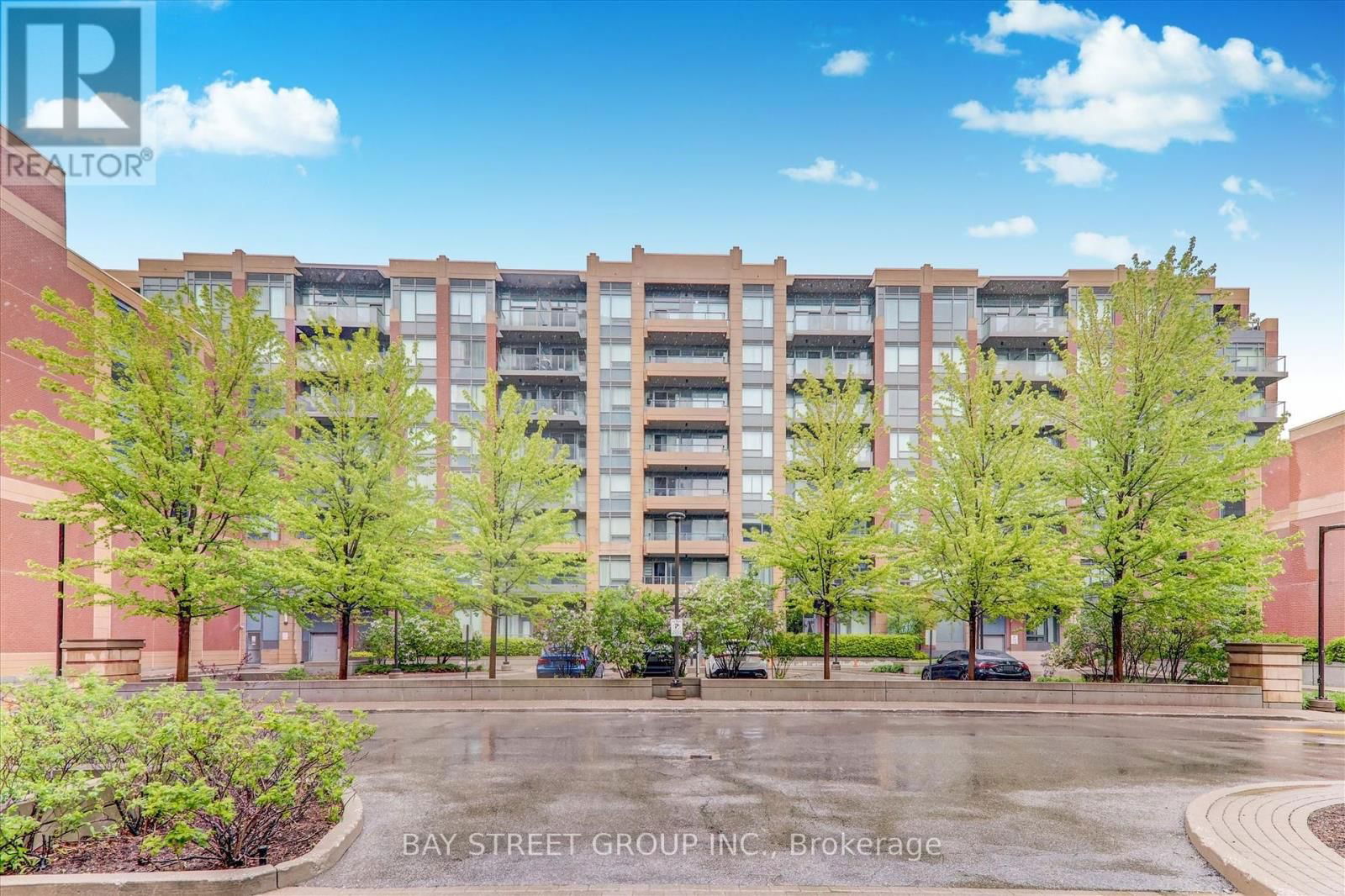 #116 - 28 UPTOWN DRIVE Image 2
