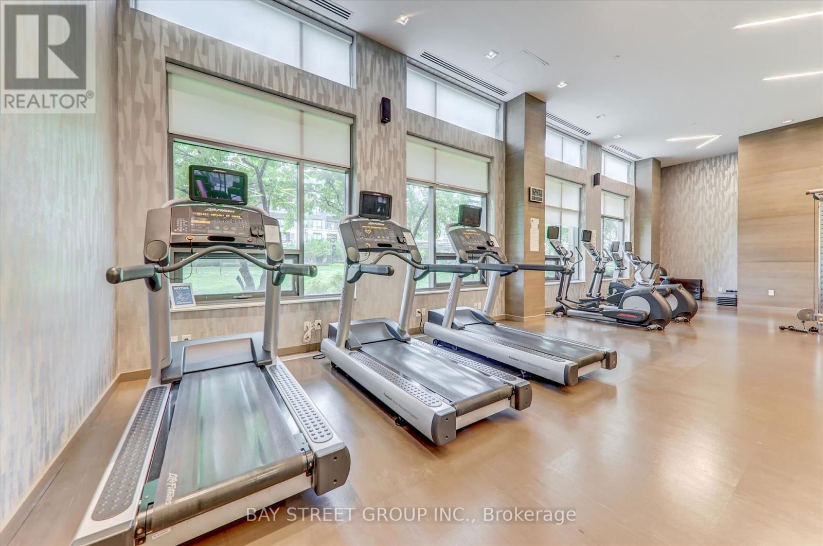 #116 - 28 UPTOWN DRIVE Image 31