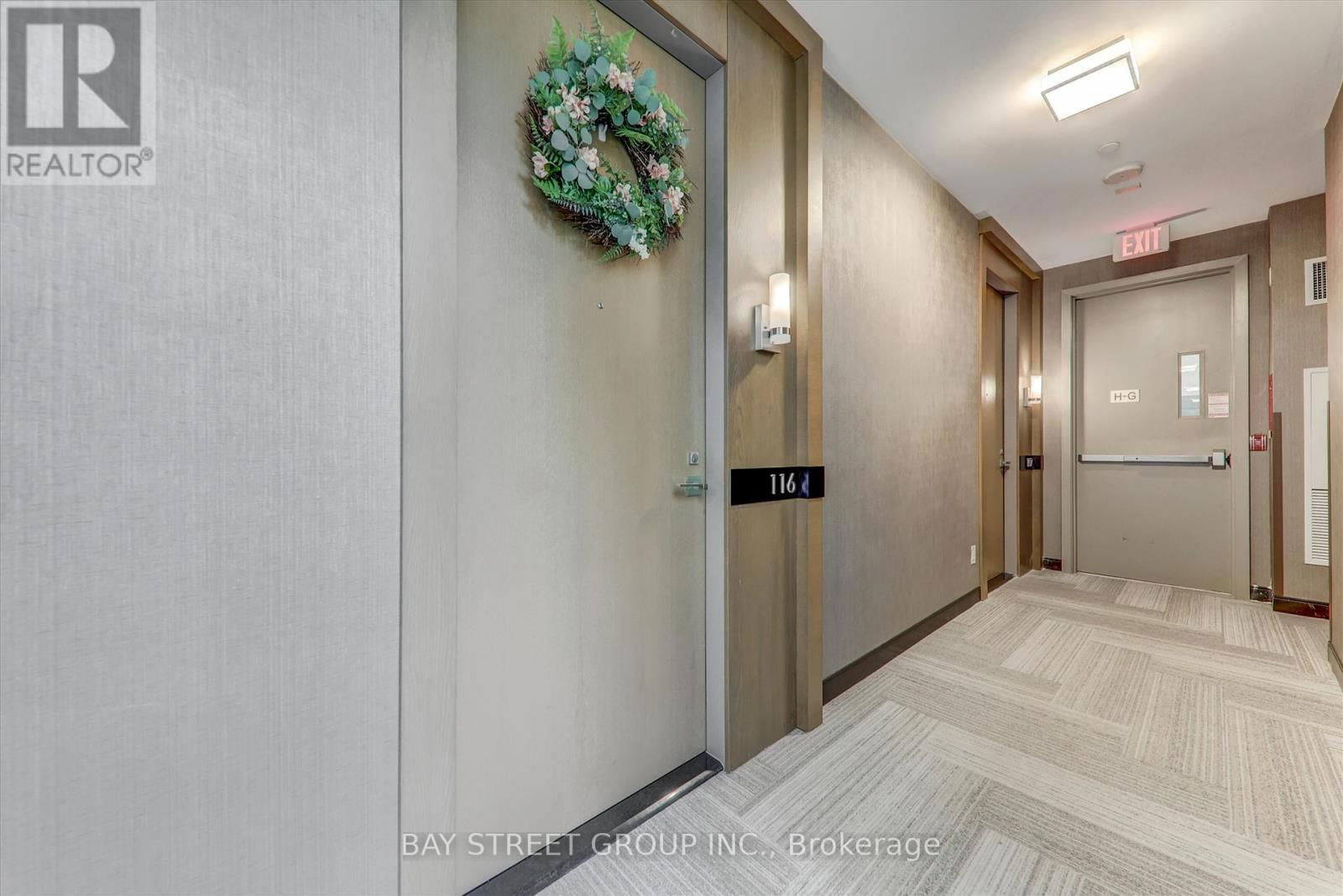 #116 - 28 UPTOWN DRIVE Image 4