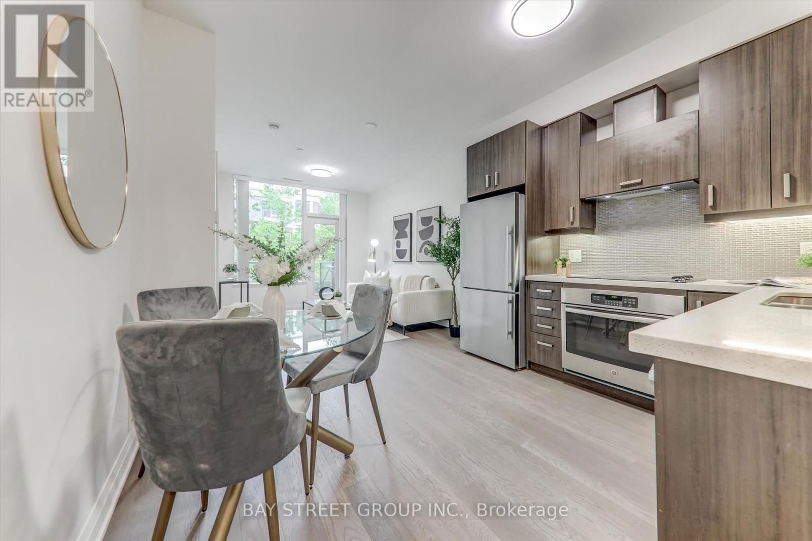#116 - 28 UPTOWN DRIVE Image 9
