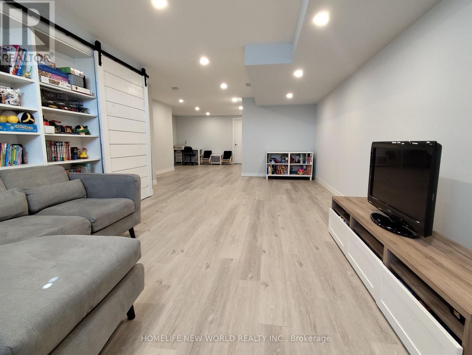 10339 WOODBINE AVENUE Image 14