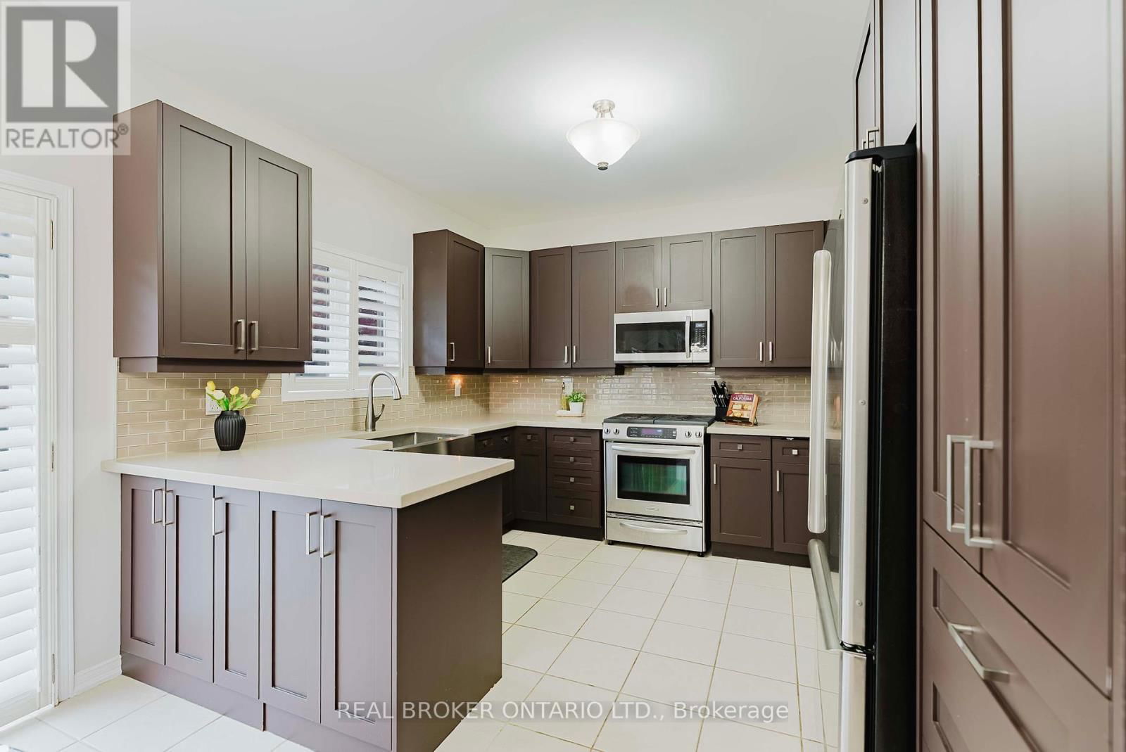 16 JACK ASHTON AVENUE Image 11