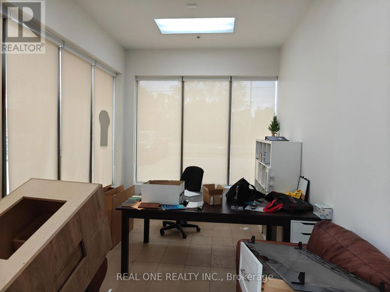 8 & 9 - 140 MULOCK DRIVE Image 12
