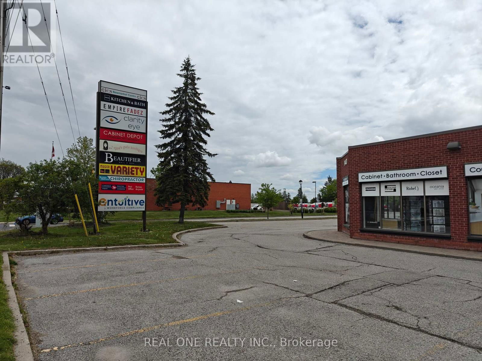 8 & 9 - 140 MULOCK DRIVE Image 3
