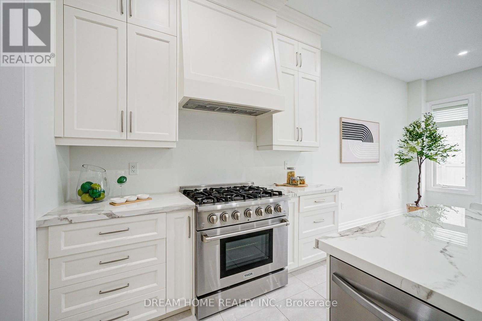 113 BOTELHO CIRCLE Image 19