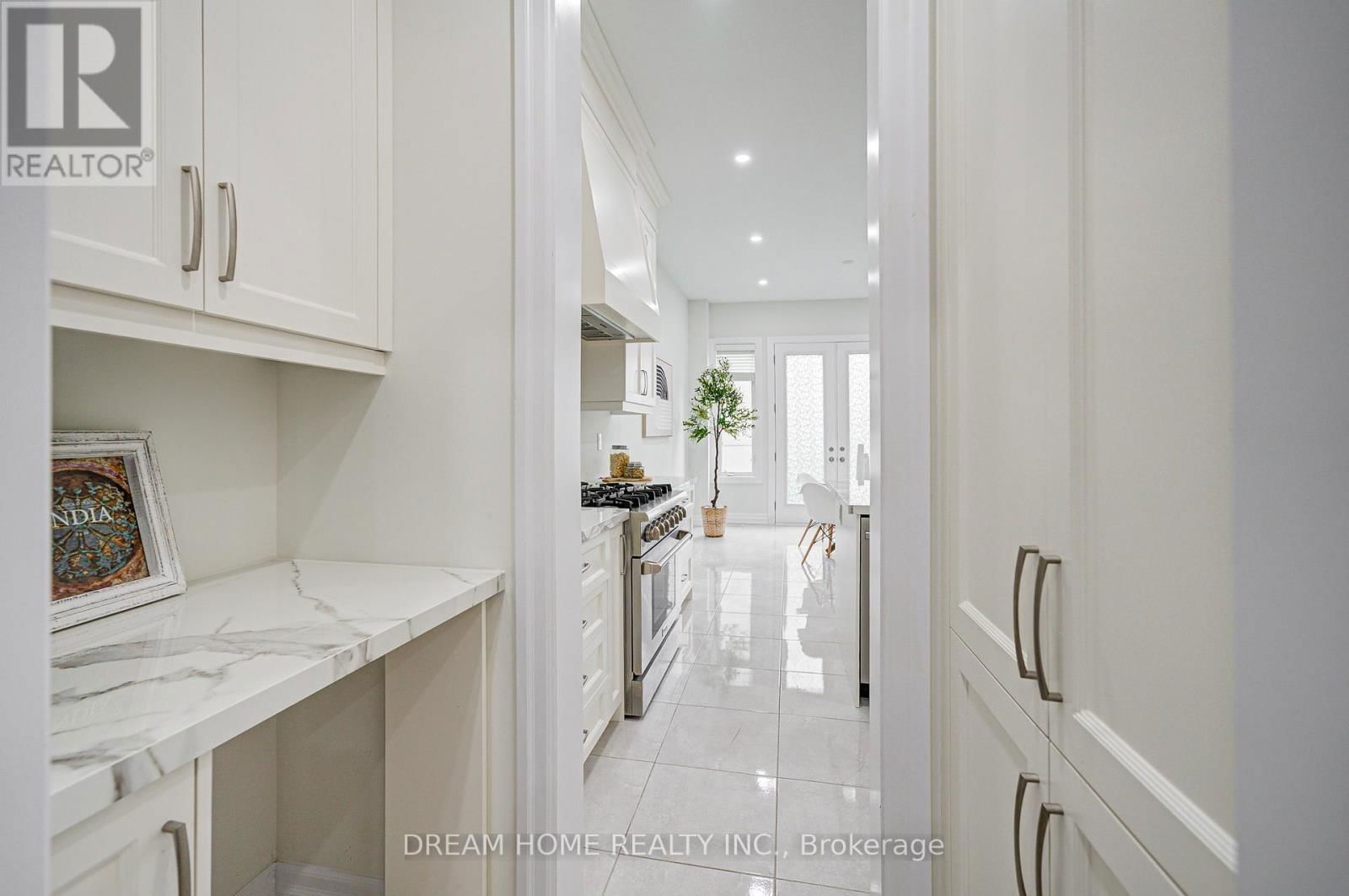 113 BOTELHO CIRCLE Image 21