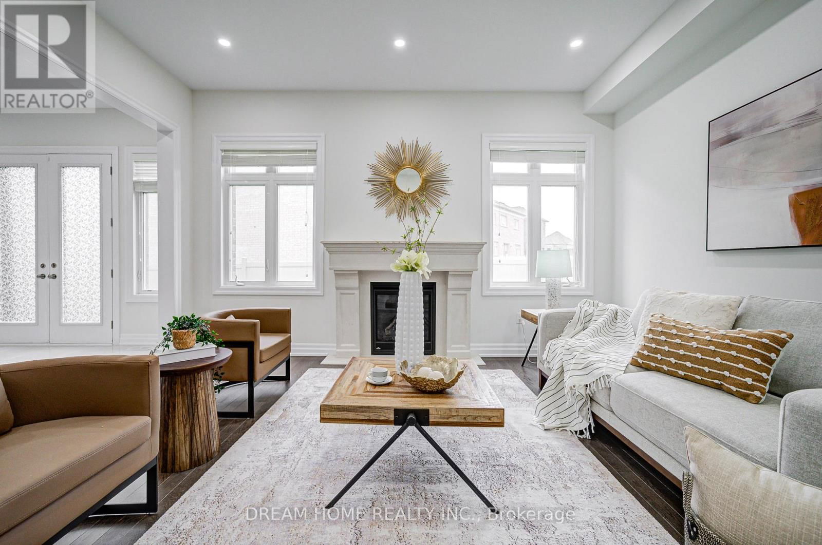 113 BOTELHO CIRCLE Image 26