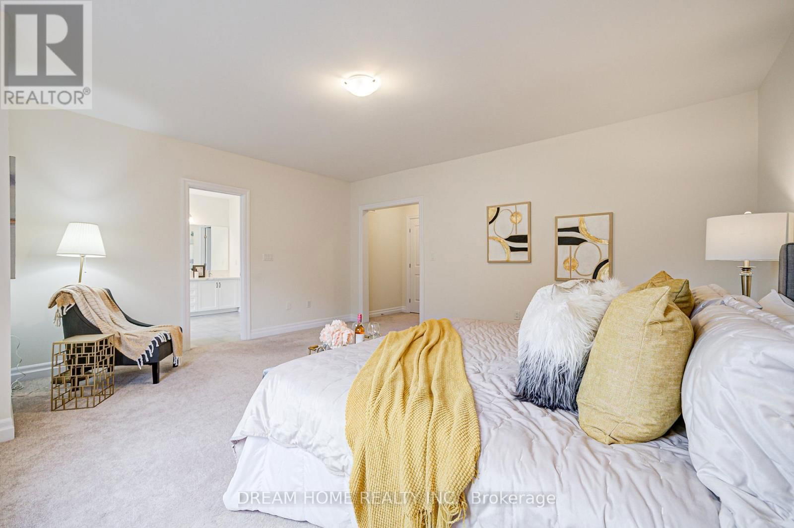 113 BOTELHO CIRCLE Image 34