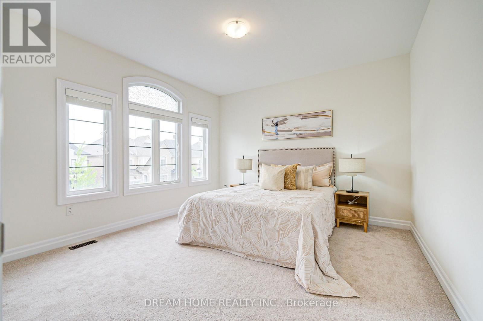 113 BOTELHO CIRCLE Image 38