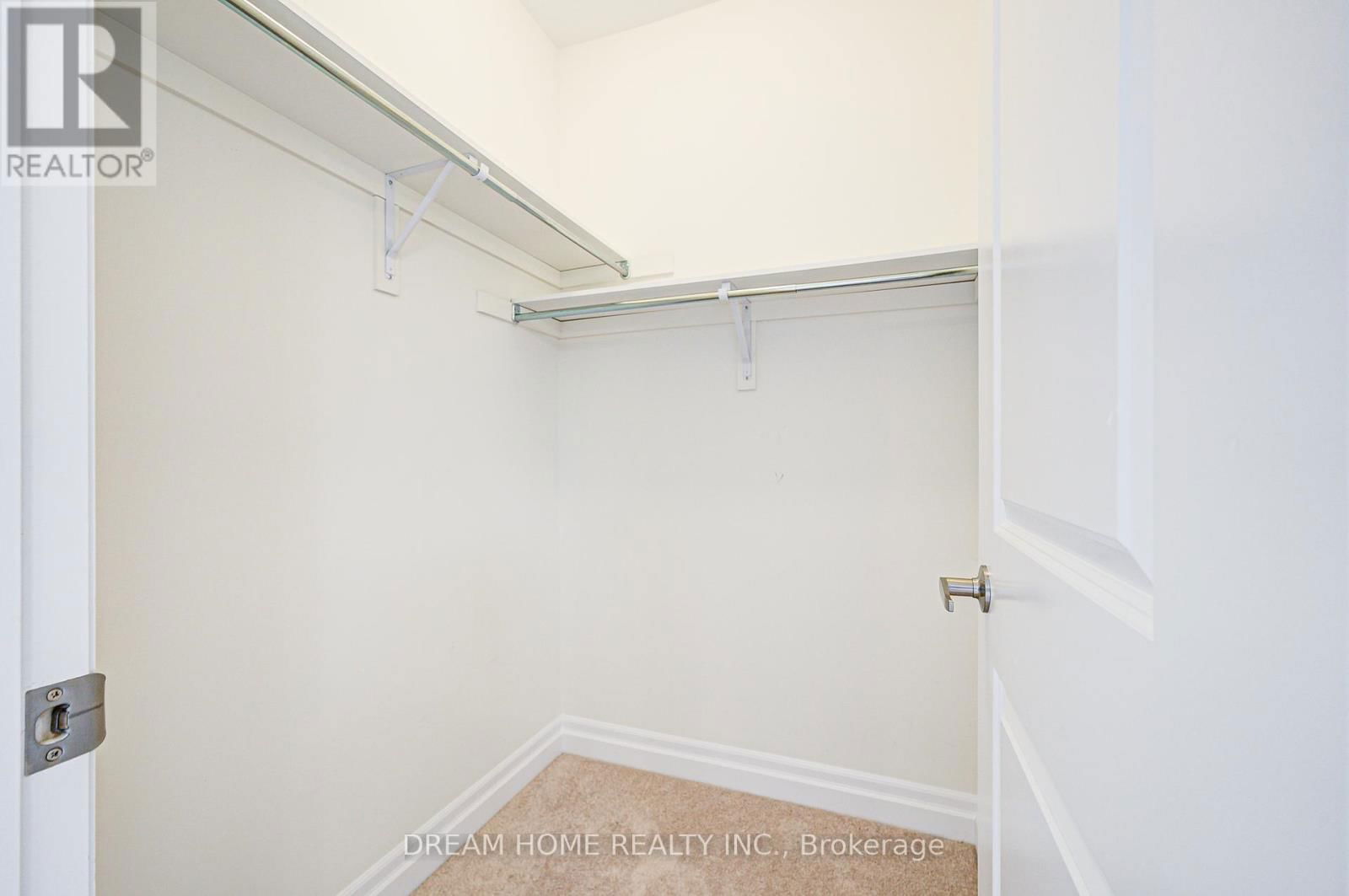 113 BOTELHO CIRCLE Image 40