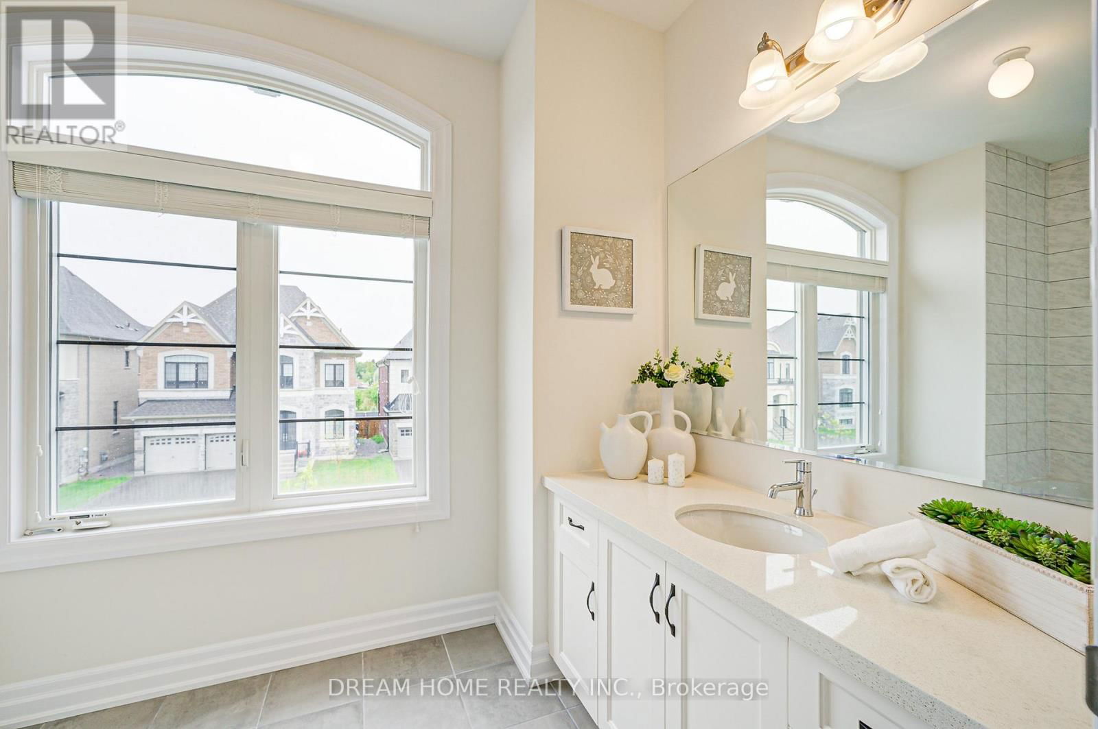 113 BOTELHO CIRCLE Image 41