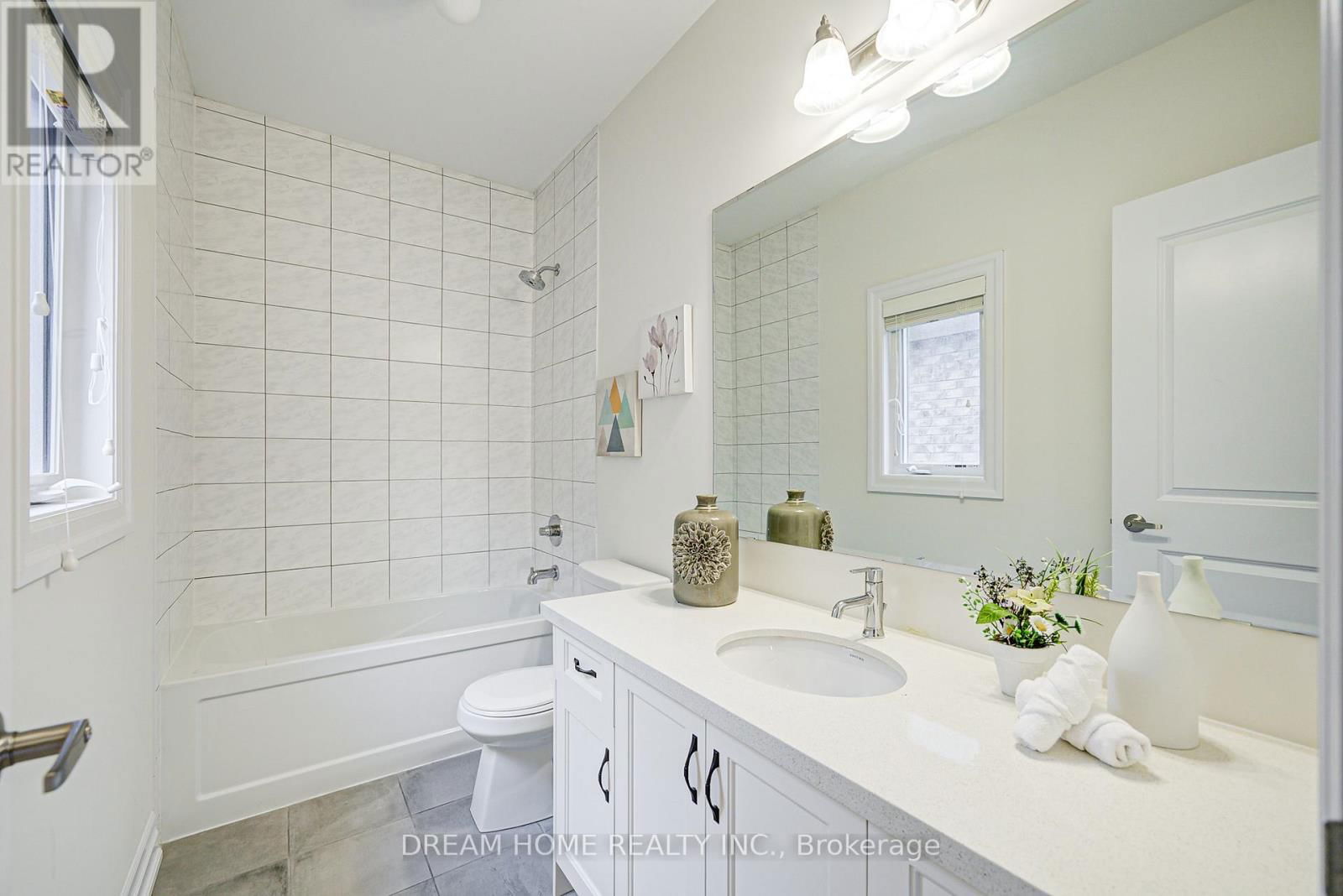 113 BOTELHO CIRCLE Image 46