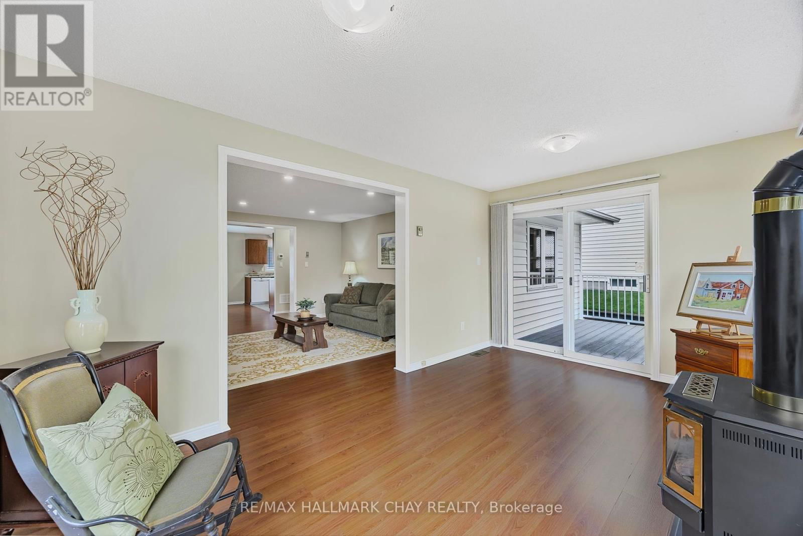 3 PINETREE COURT Image 15