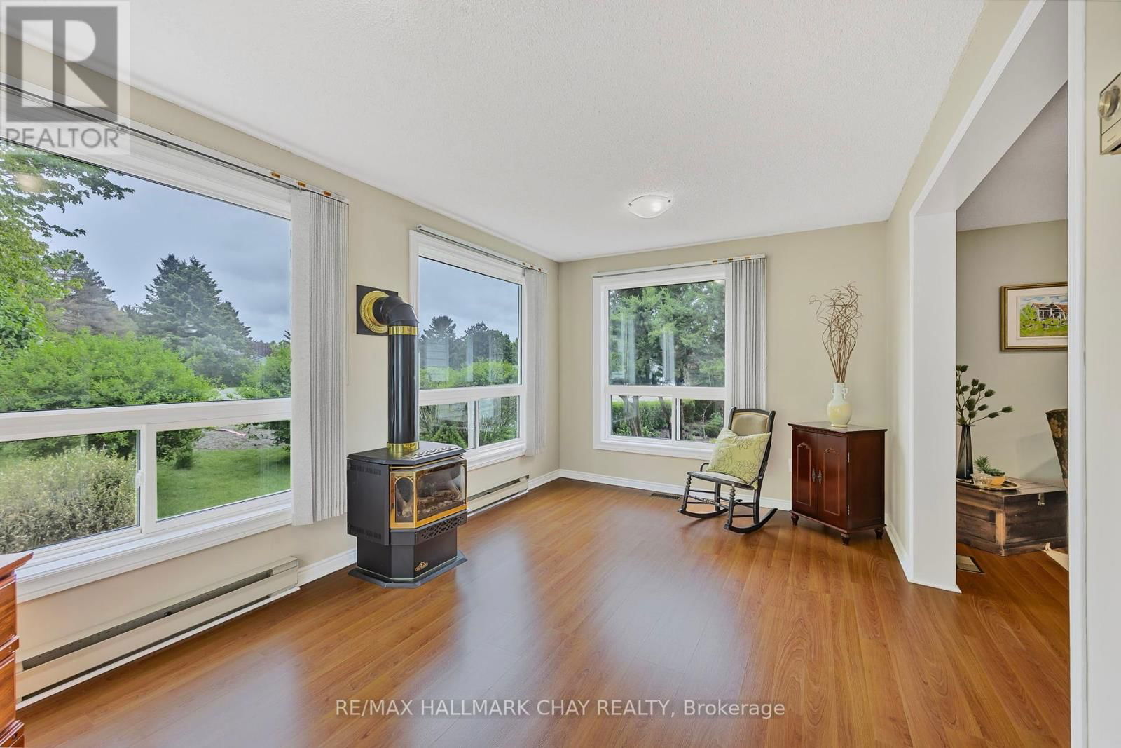 3 PINETREE COURT Image 16