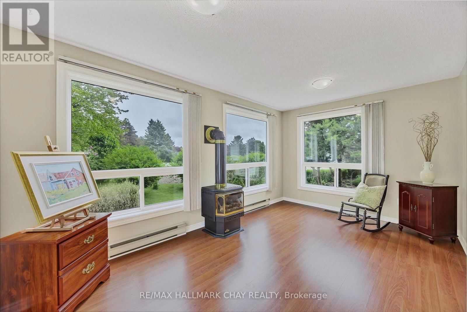3 PINETREE COURT Image 17