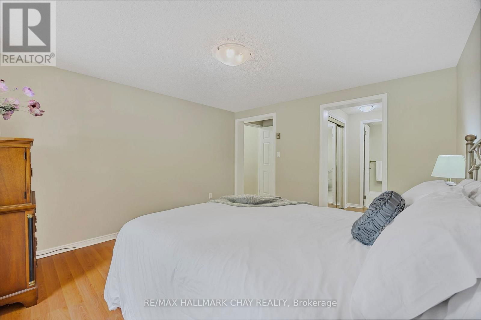 3 PINETREE COURT Image 22