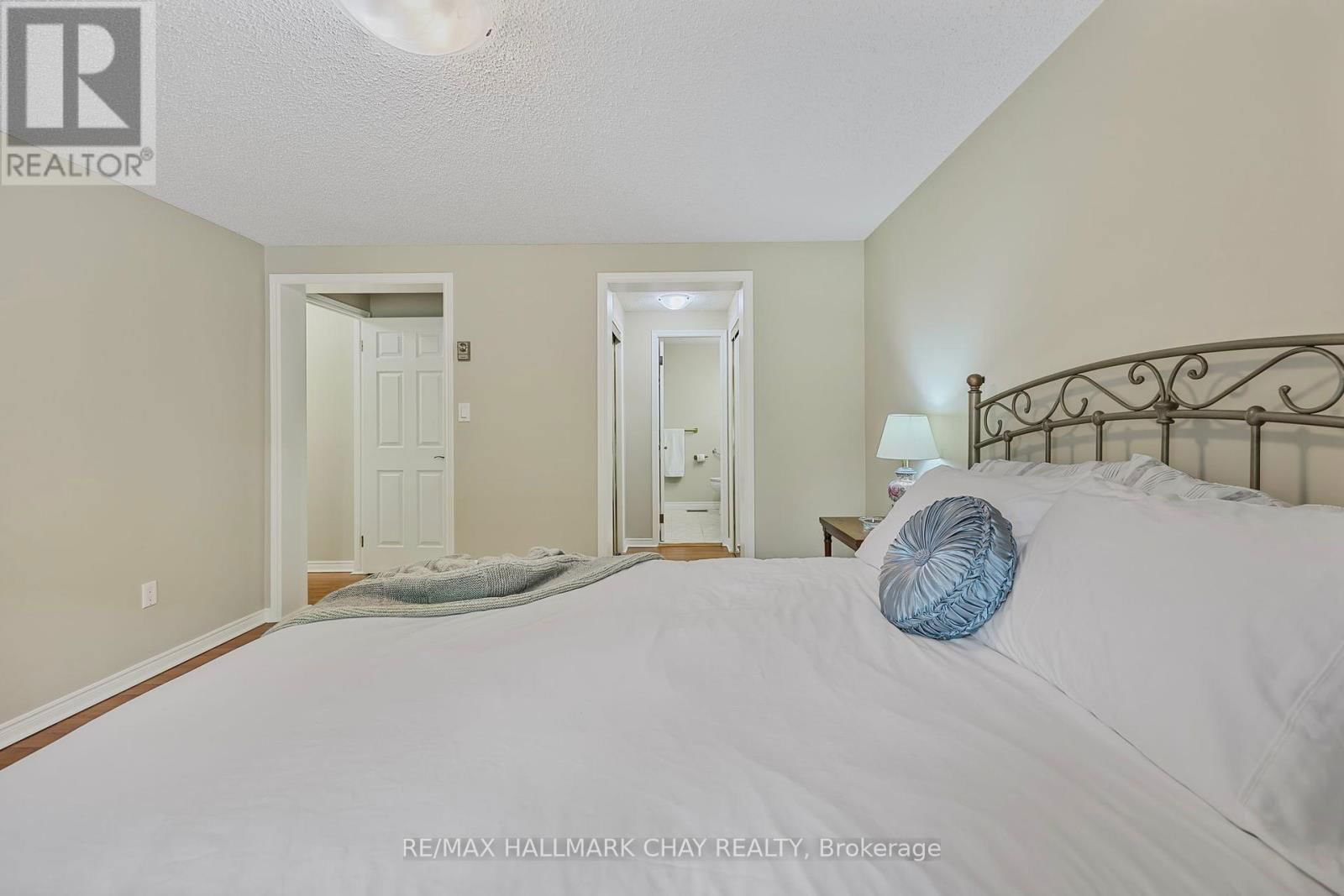 3 PINETREE COURT Image 23