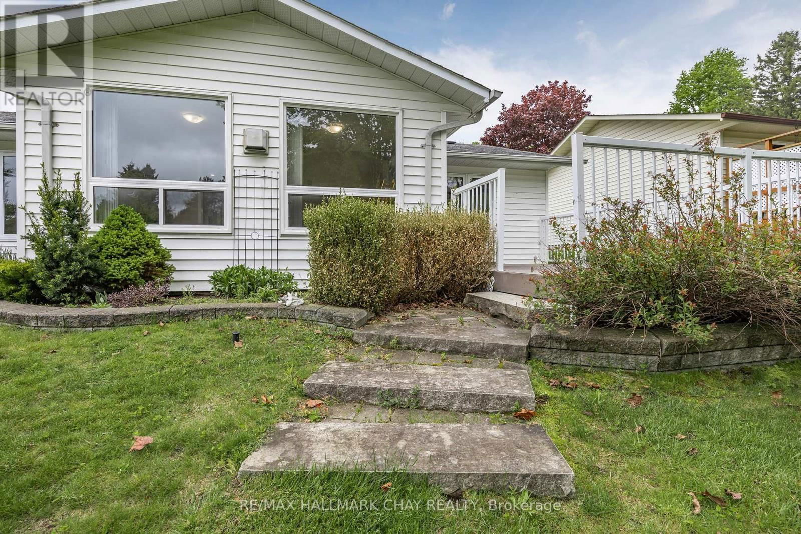 3 PINETREE COURT Image 35