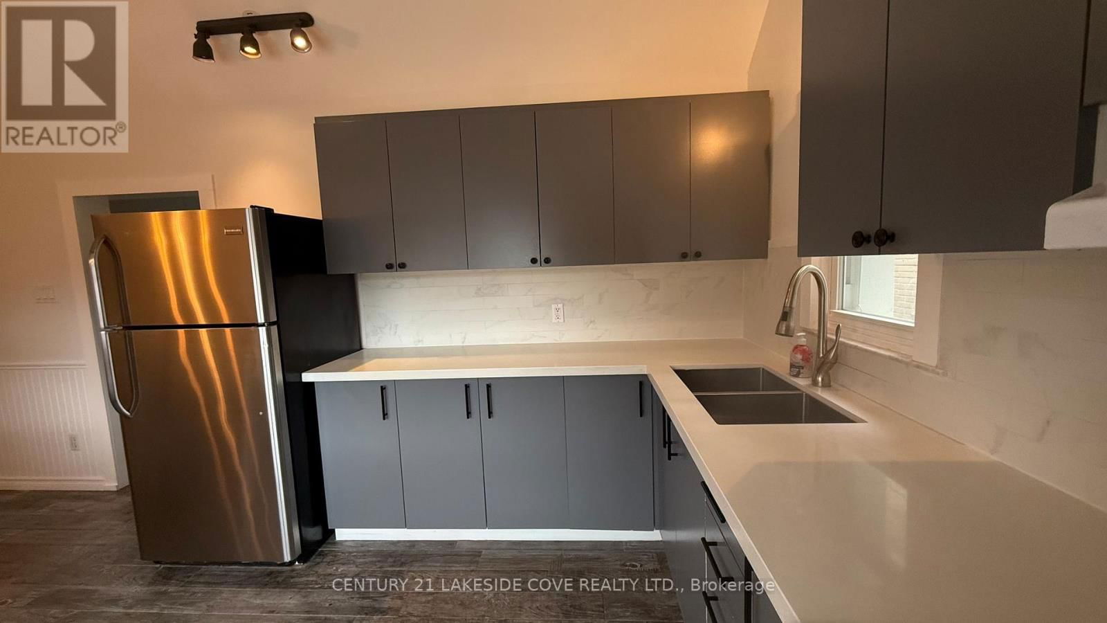 15 TYLER STREET Image 7