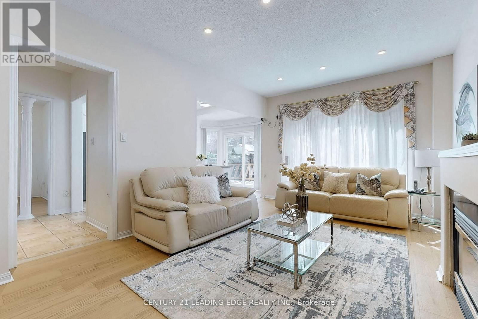35 FORTUNE CRESCENT Image 12