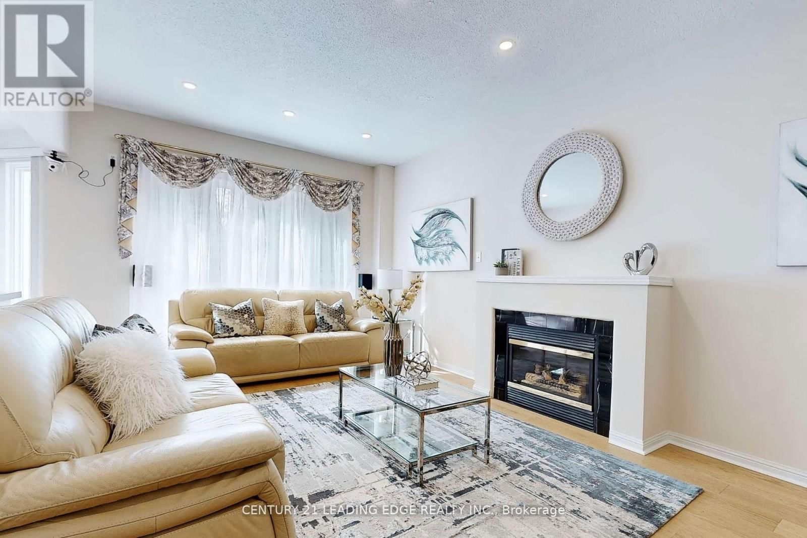 35 FORTUNE CRESCENT Image 14