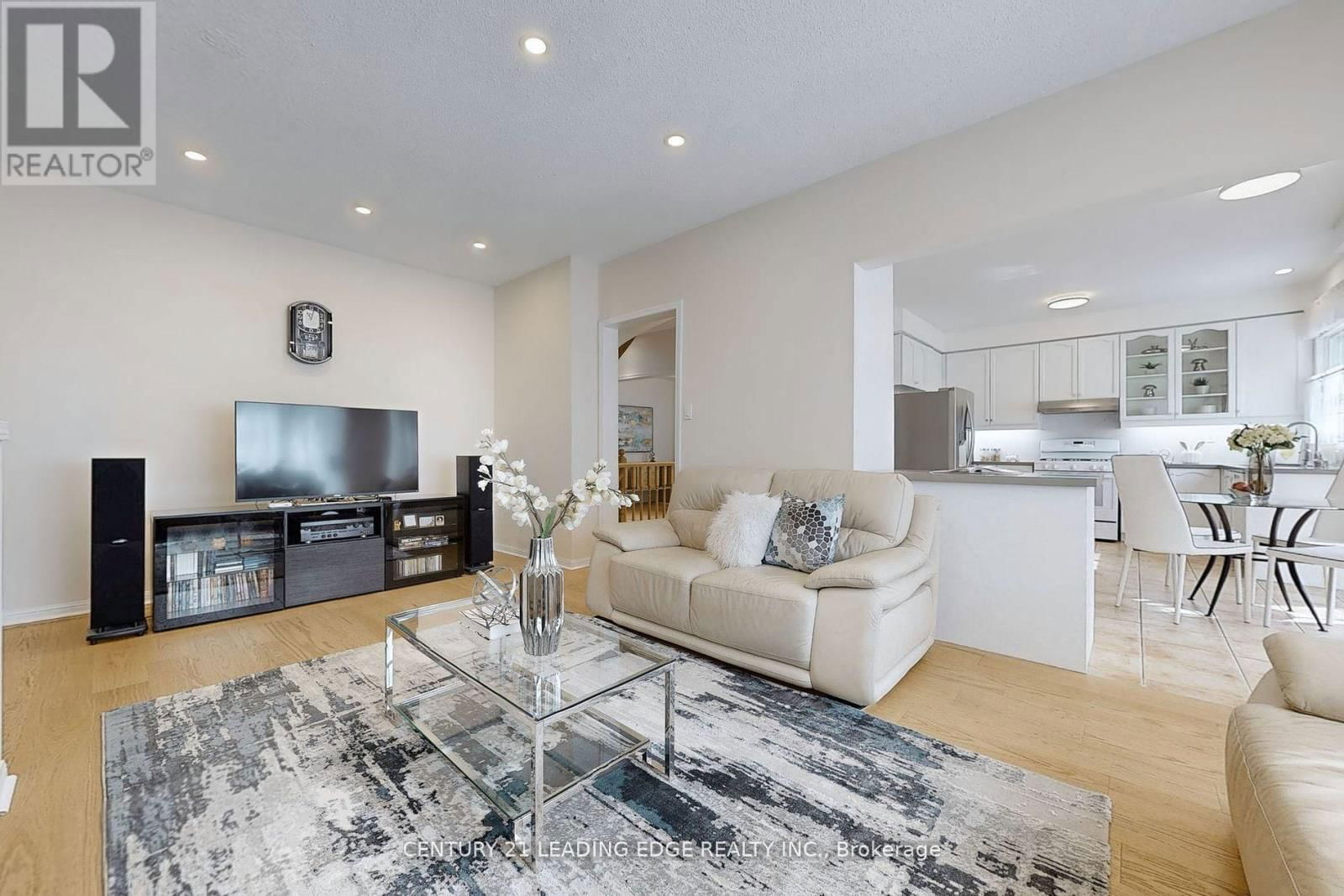 35 FORTUNE CRESCENT Image 15
