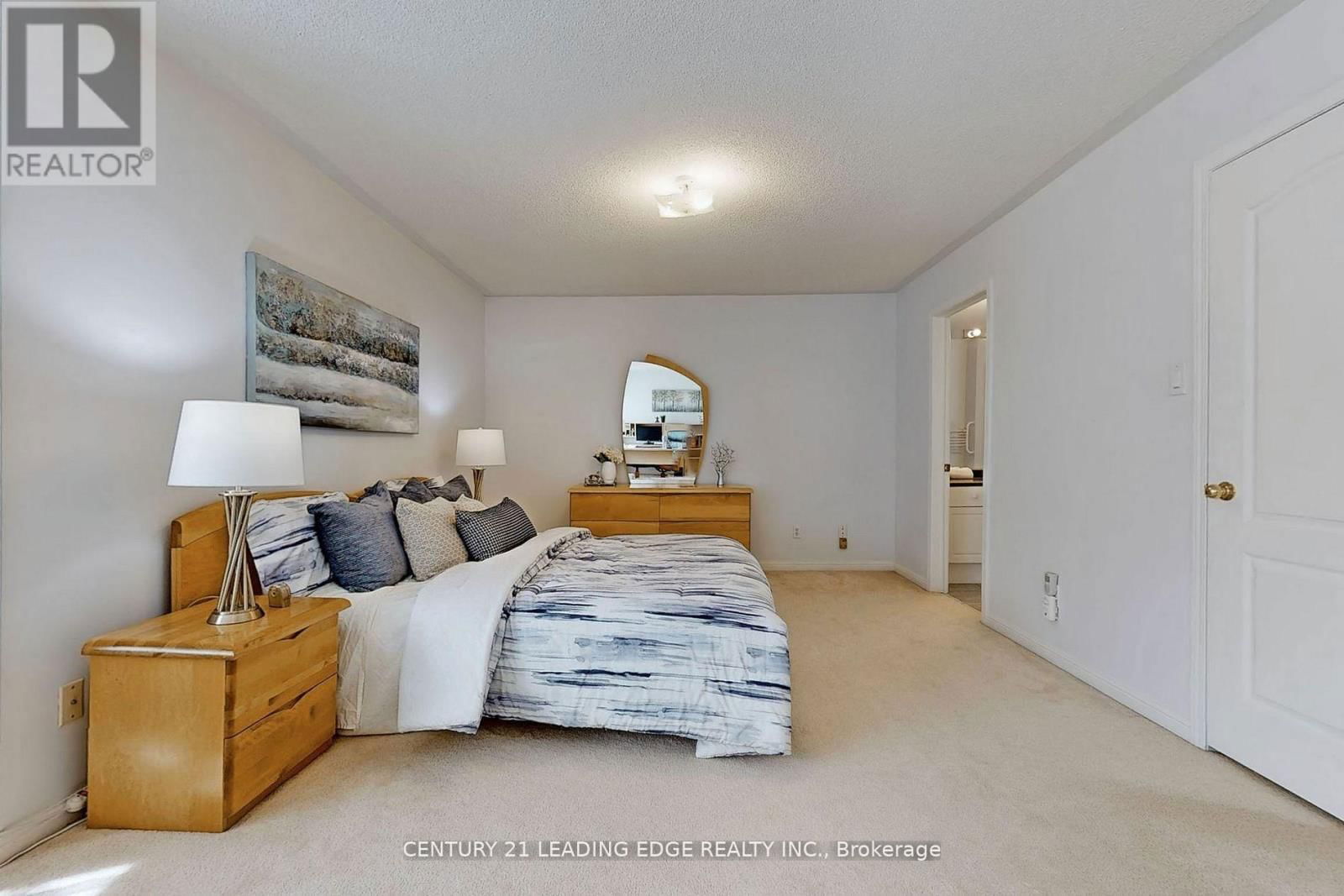 35 FORTUNE CRESCENT Image 28